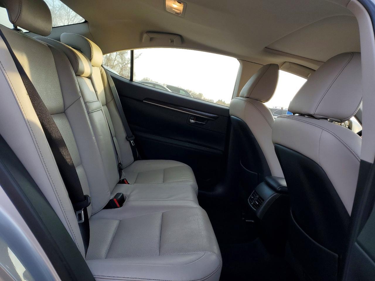 2014 Lexus Es 350 Base Silver vin: JTHBK1GG4E2094860