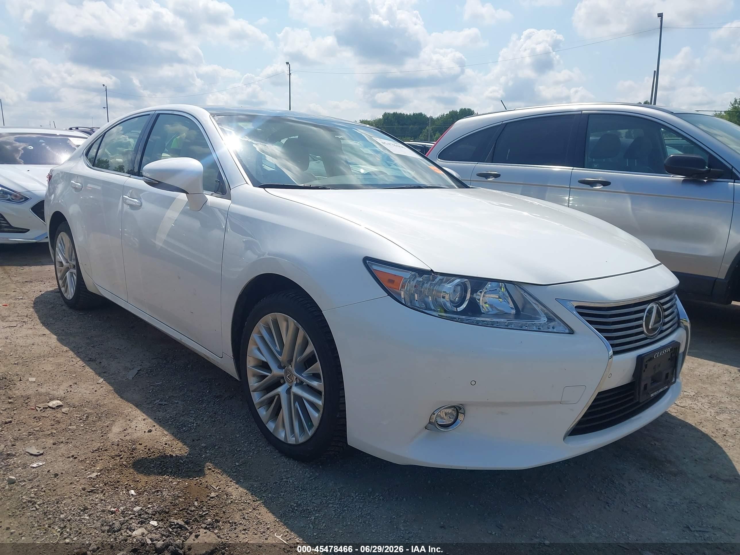 2014 Lexus Es 350   White vin: JTHBK1GG4E2119675