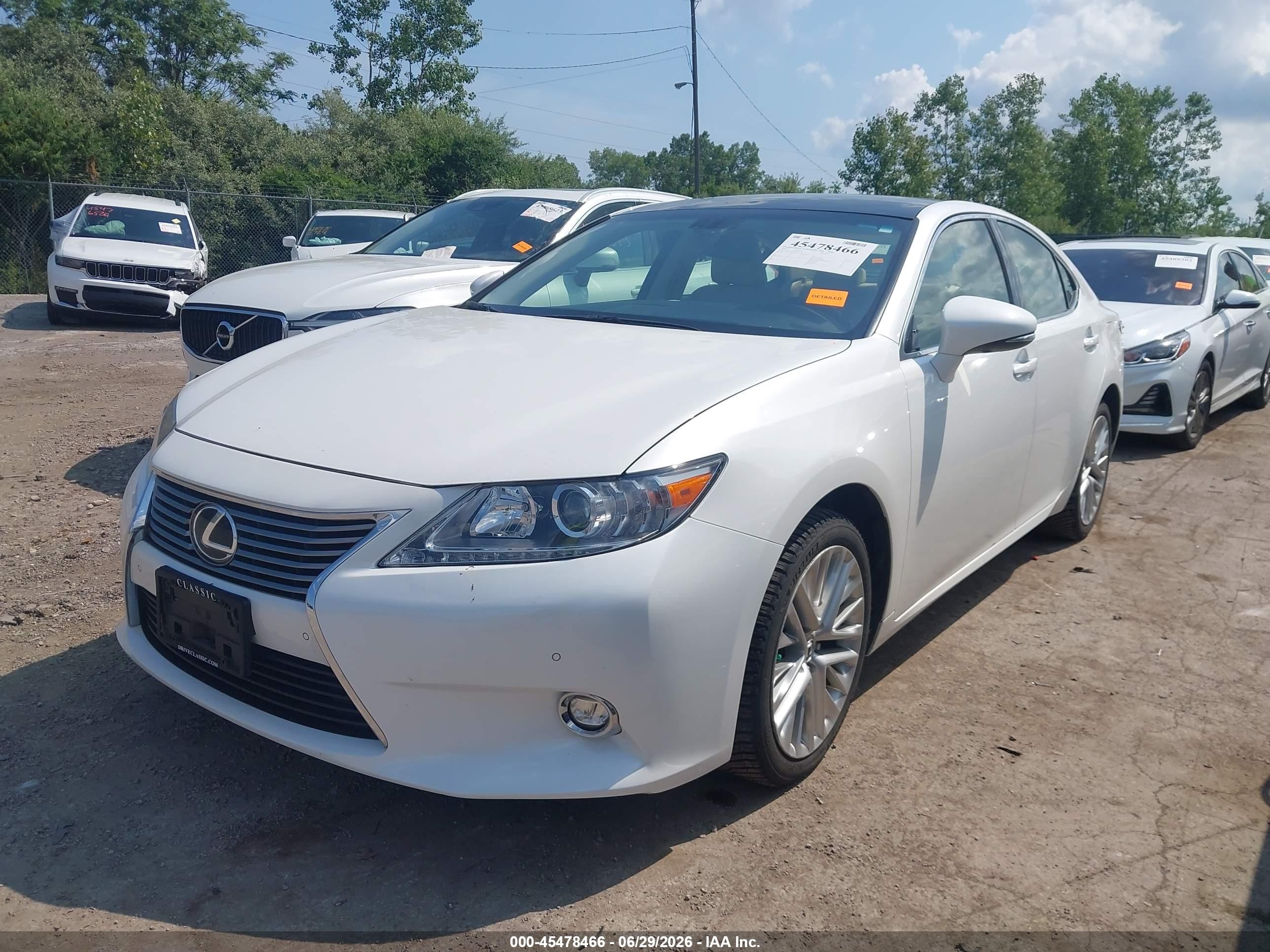 2014 Lexus Es 350   White vin: JTHBK1GG4E2119675