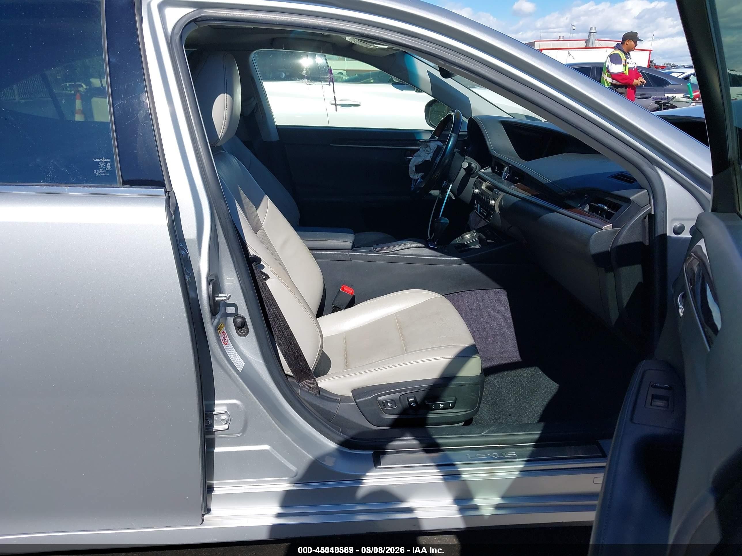 2014 Lexus Es 350   Silver vin: JTHBK1GG4E2142583