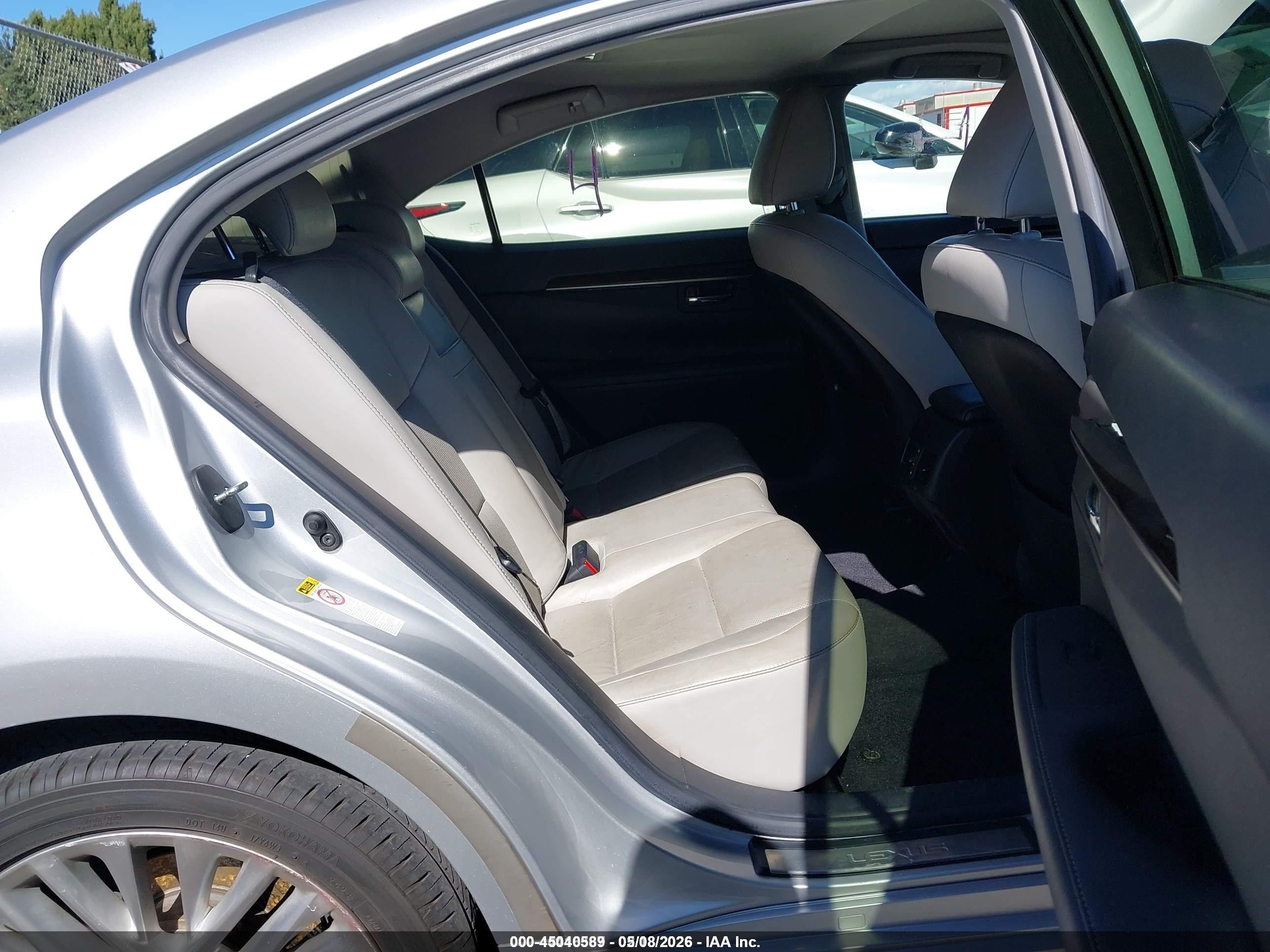 2014 Lexus Es 350   Silver vin: JTHBK1GG4E2142583