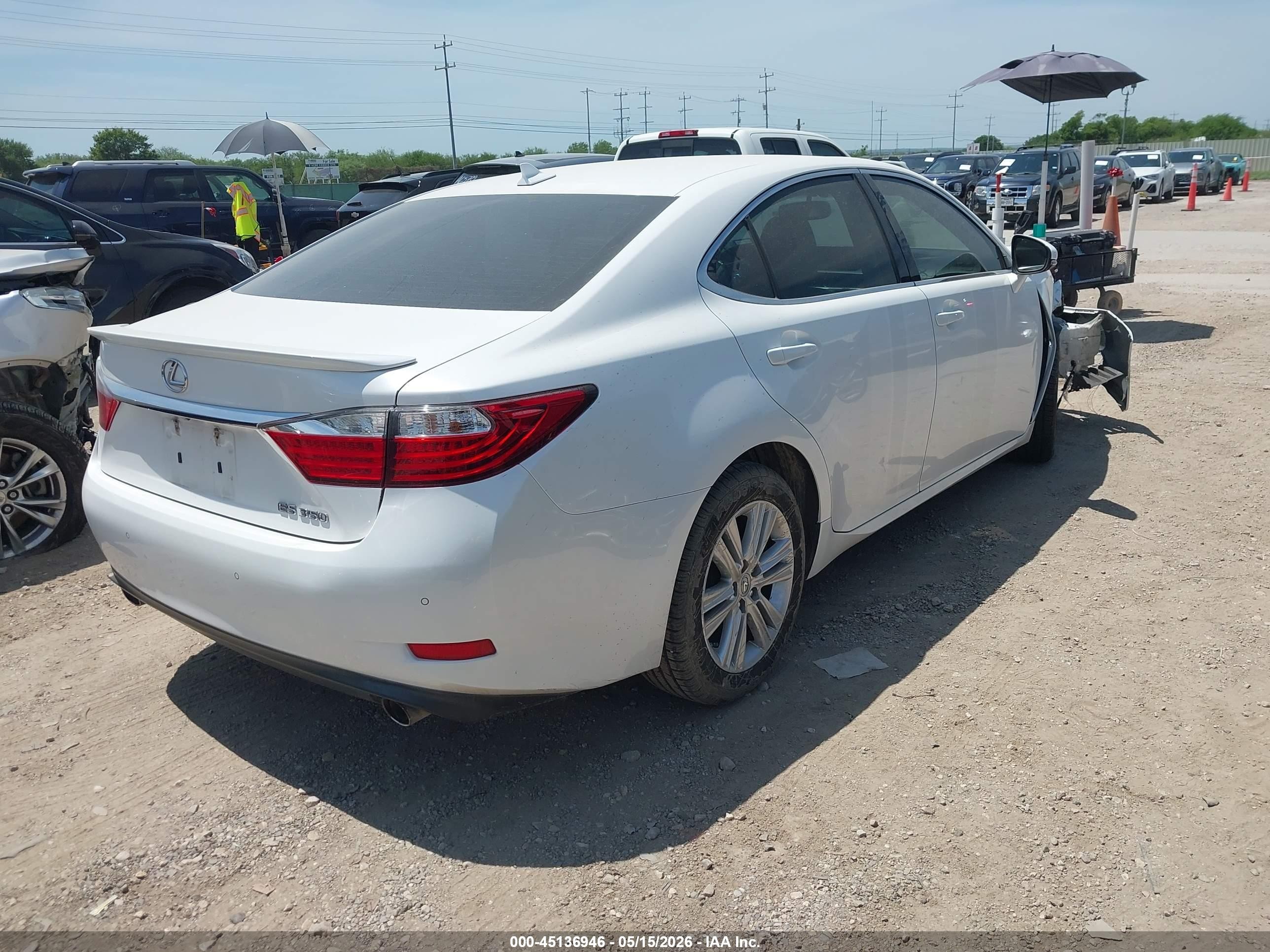 2014 Lexus Es 350   White vin: JTHBK1GG4E2144883