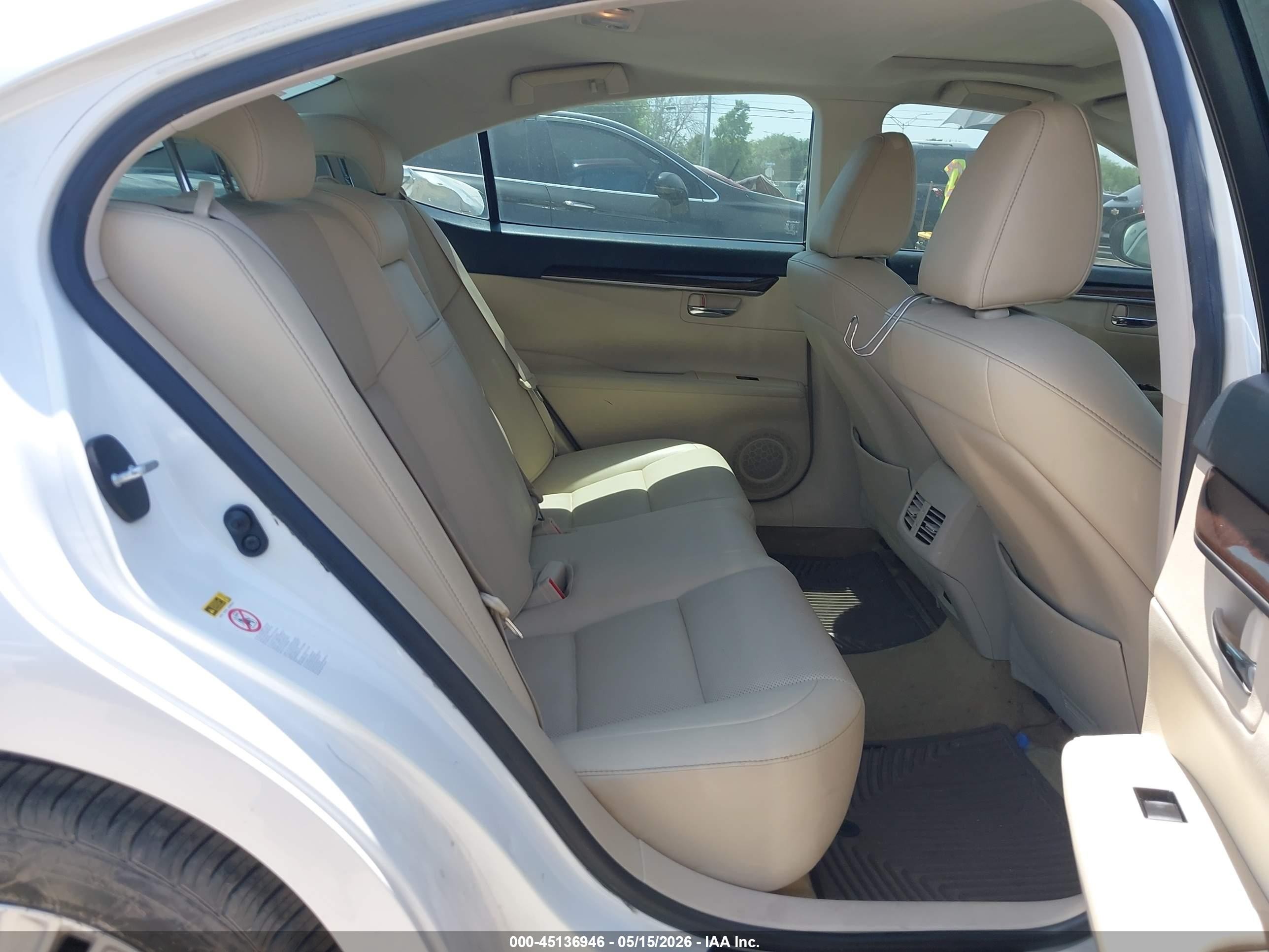 2014 Lexus Es 350   White vin: JTHBK1GG4E2144883