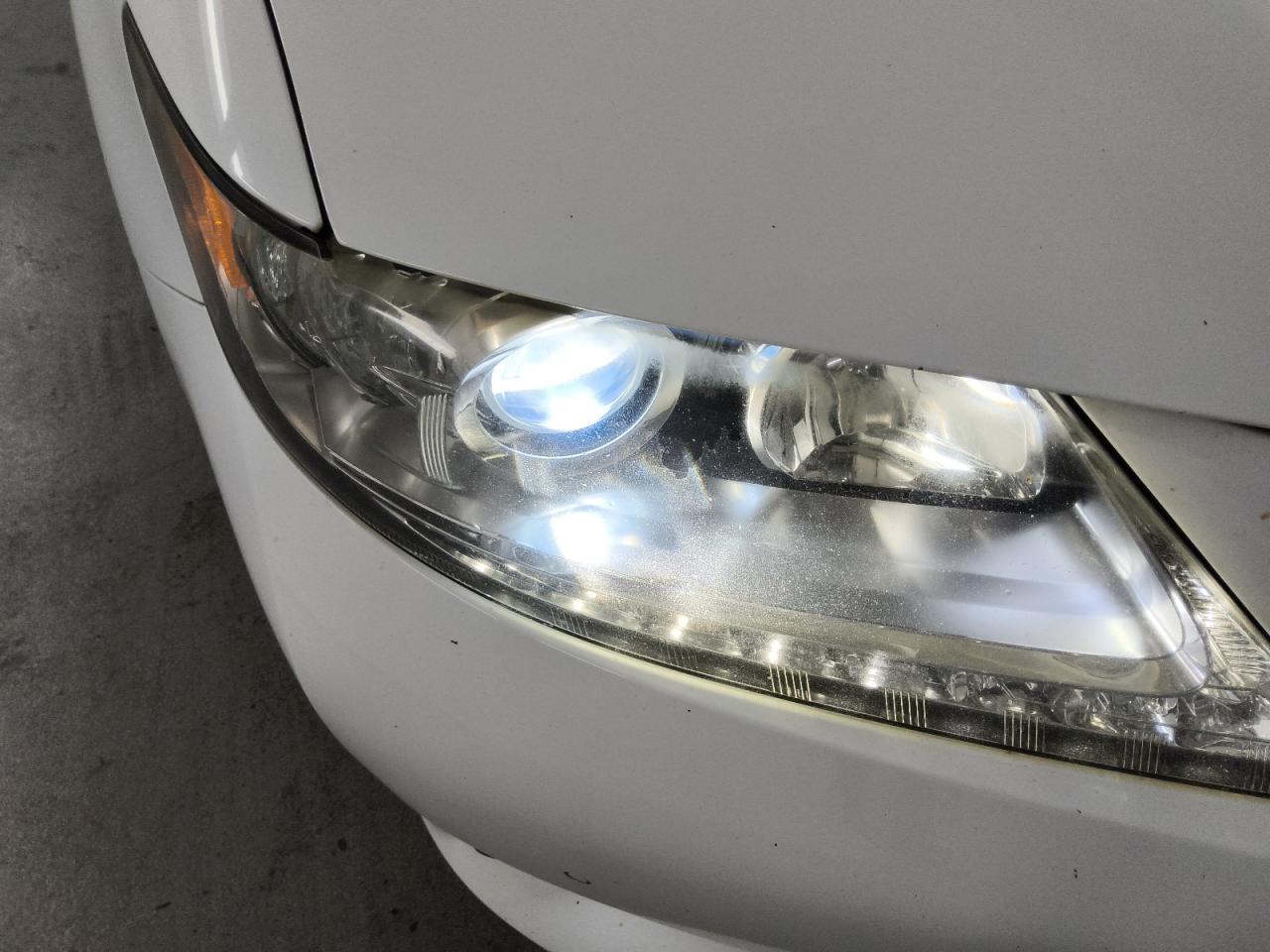 2015 Lexus Es 350 White vin: JTHBK1GG4F2175567 Damage: Right Head Lamp, Faded, Repair Required