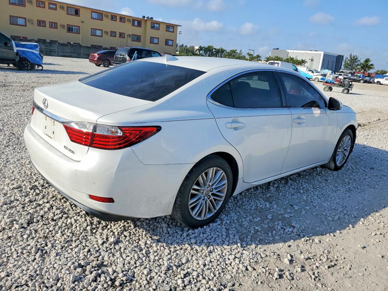 2015 Lexus Es 350 Base White vin: JTHBK1GG4F2183247