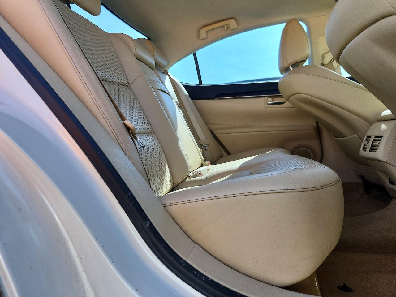 2013 Lexus Es 350 Base White vin: JTHBK1GG5D2015274