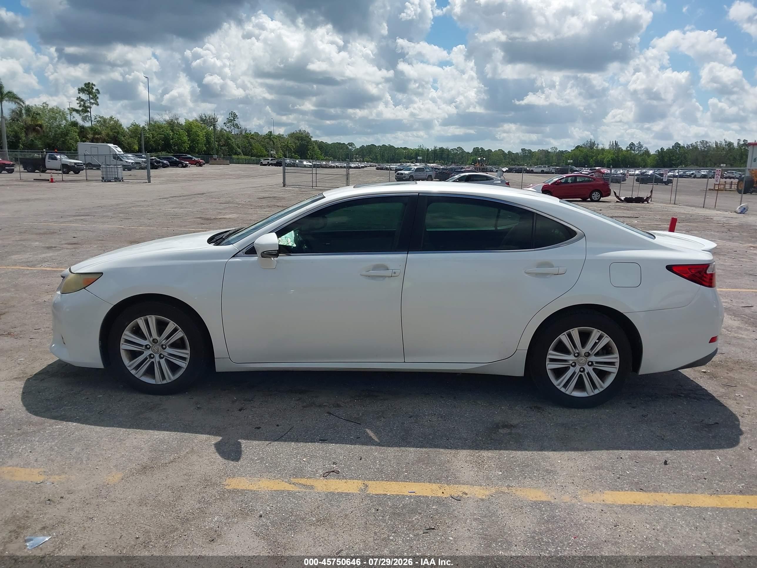 2013 Lexus Es 350   White vin: JTHBK1GG5D2058951