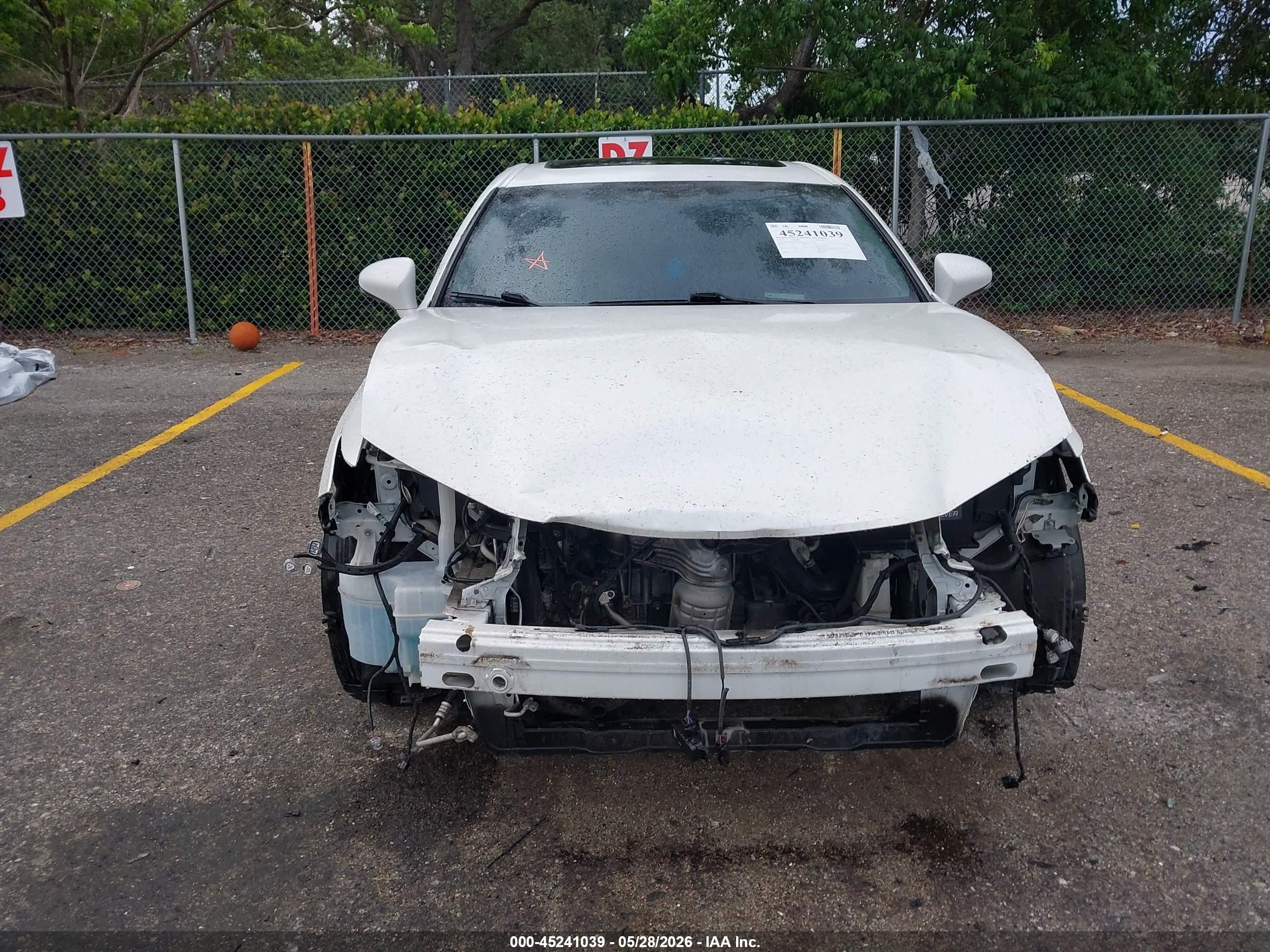 2013 Lexus Es 350   White vin: JTHBK1GG5D2083574