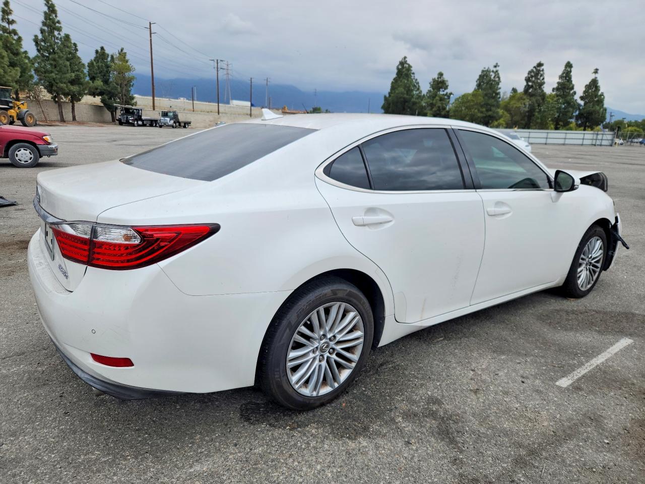 2014 Lexus Es White vin: JTHBK1GG5E2095175