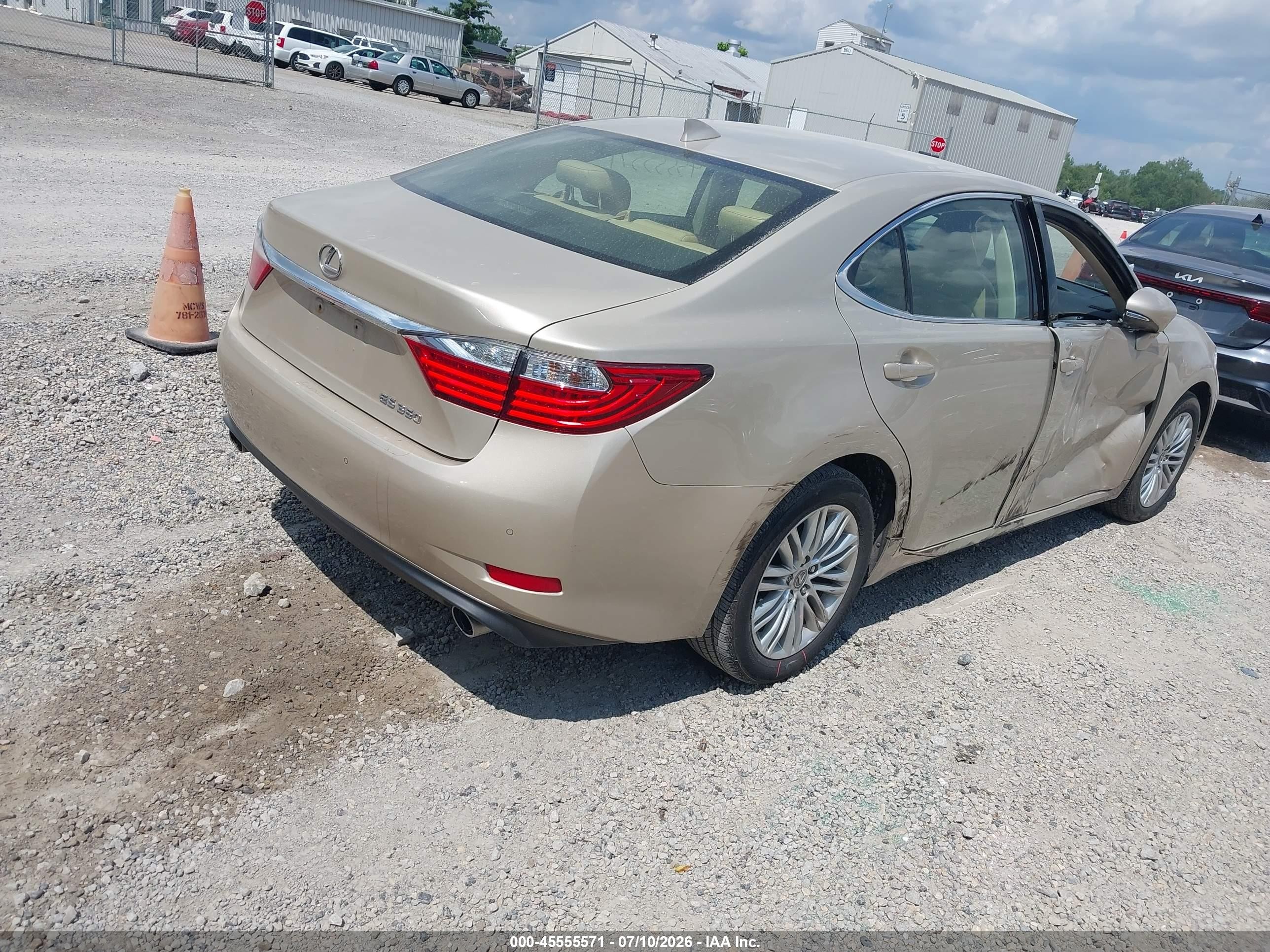2015 Lexus Es 350 Beige vin: JTHBK1GG5F2176825