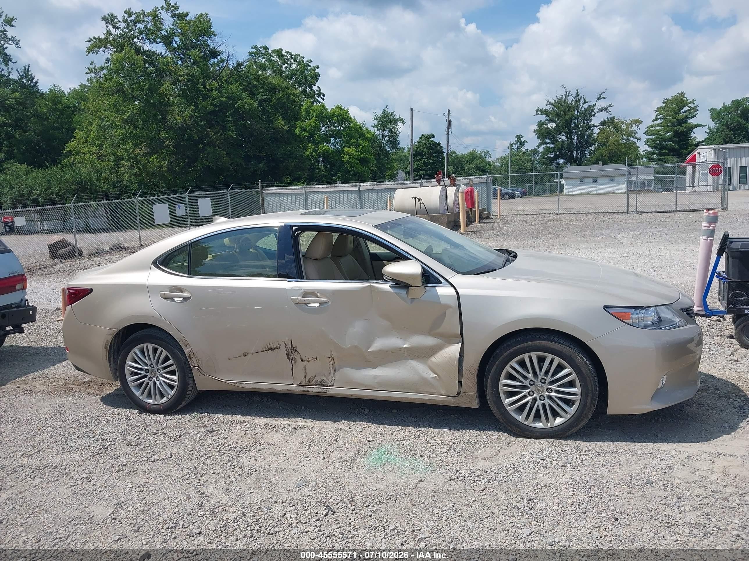 2015 Lexus Es 350 Beige vin: JTHBK1GG5F2176825