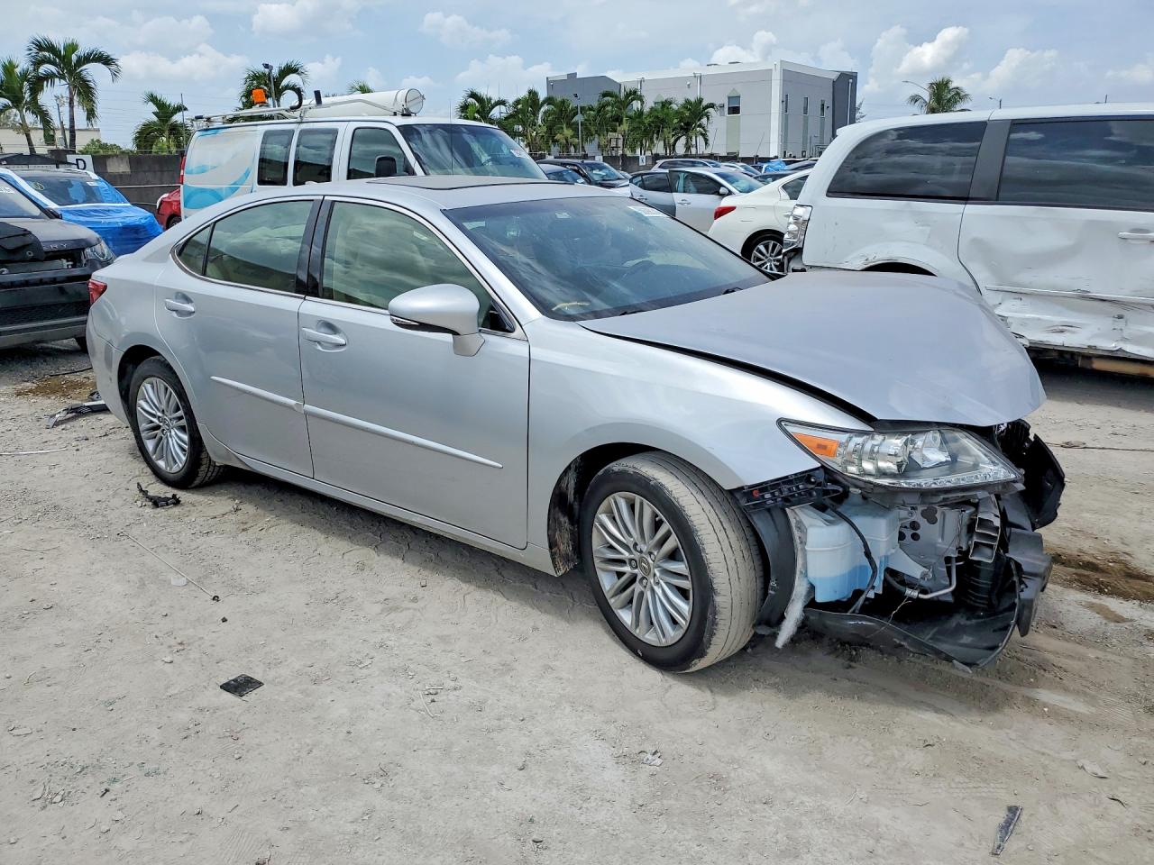 2015 Lexus Es 350 Серебряный vin: JTHBK1GG5F2209418