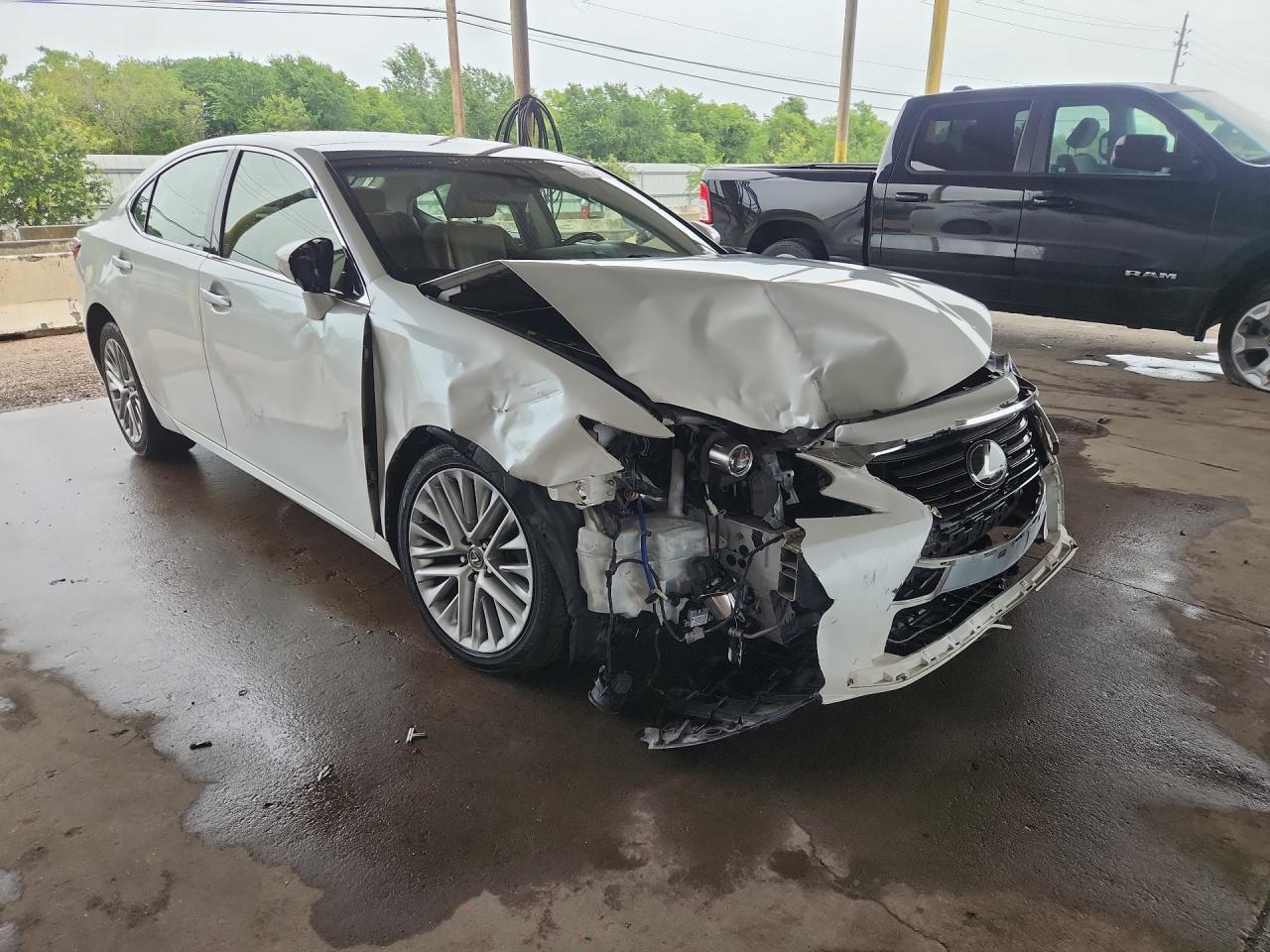 2016 Lexus Es 350 White vin: JTHBK1GG5G2228231 Damage: Right Head Lamp, Broken, Replacement Required