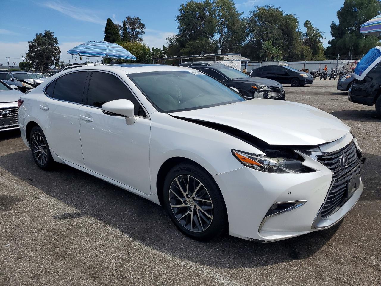 2016 Lexus Es 350 White vin: JTHBK1GG5G2237821