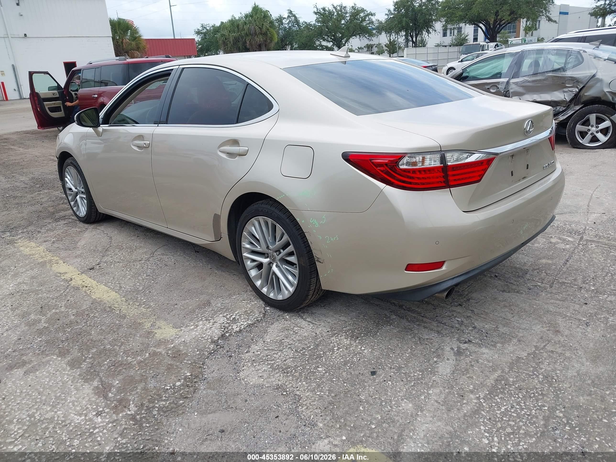 2013 Lexus Es 350   Gold vin: JTHBK1GG6D2004414