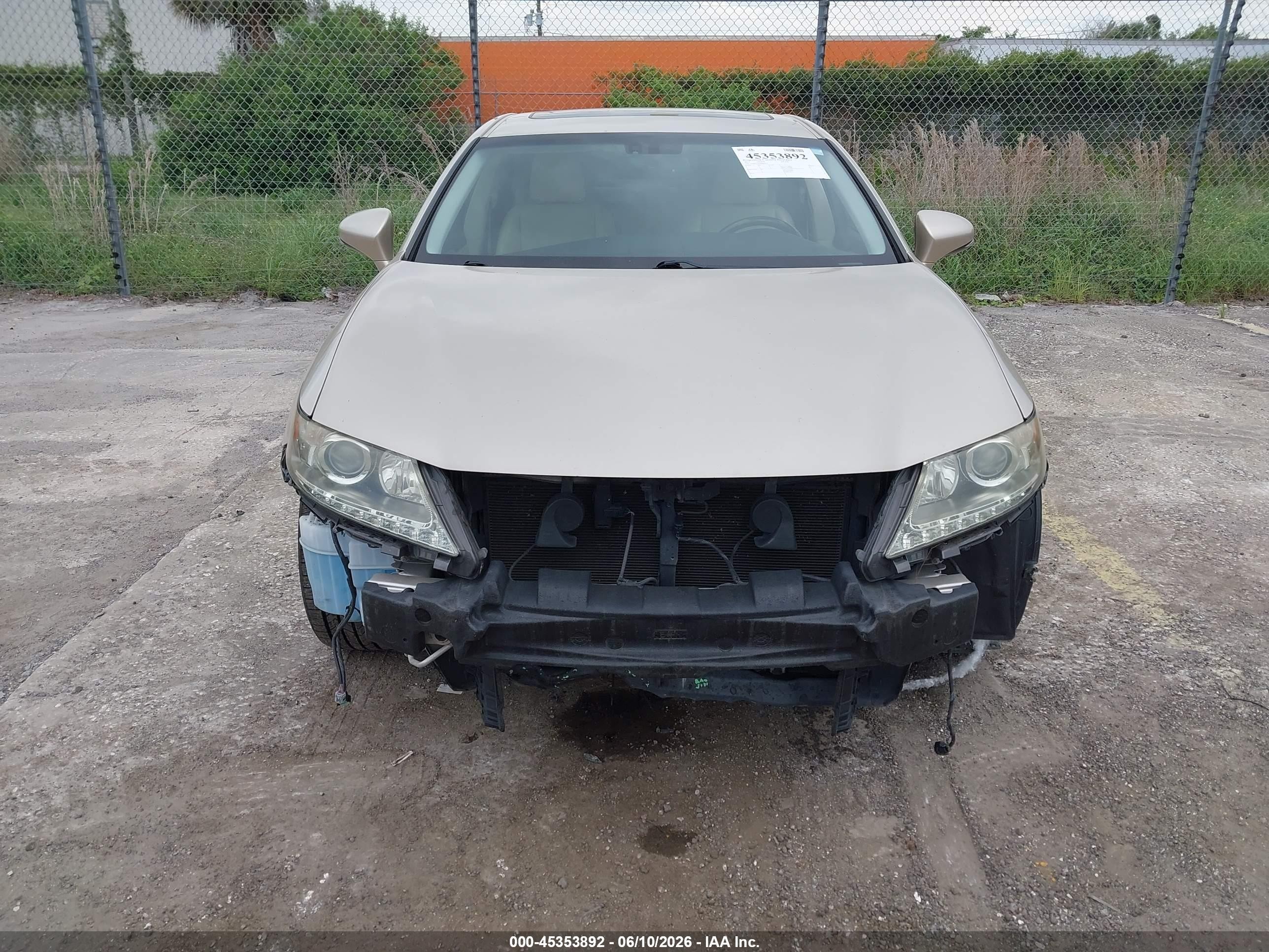 2013 Lexus Es 350   Gold vin: JTHBK1GG6D2004414