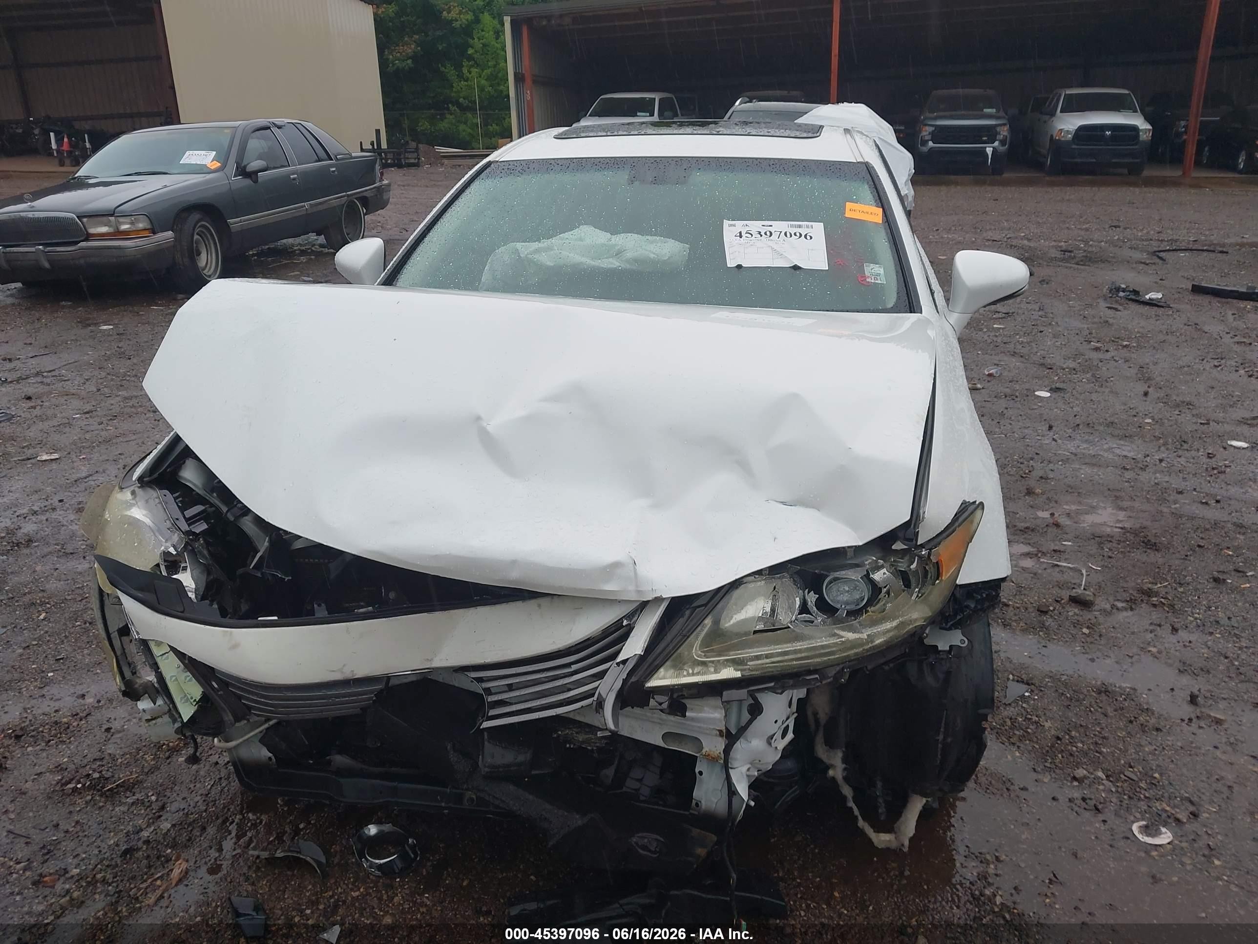 2013 Lexus Es 350   White vin: JTHBK1GG6D2069165