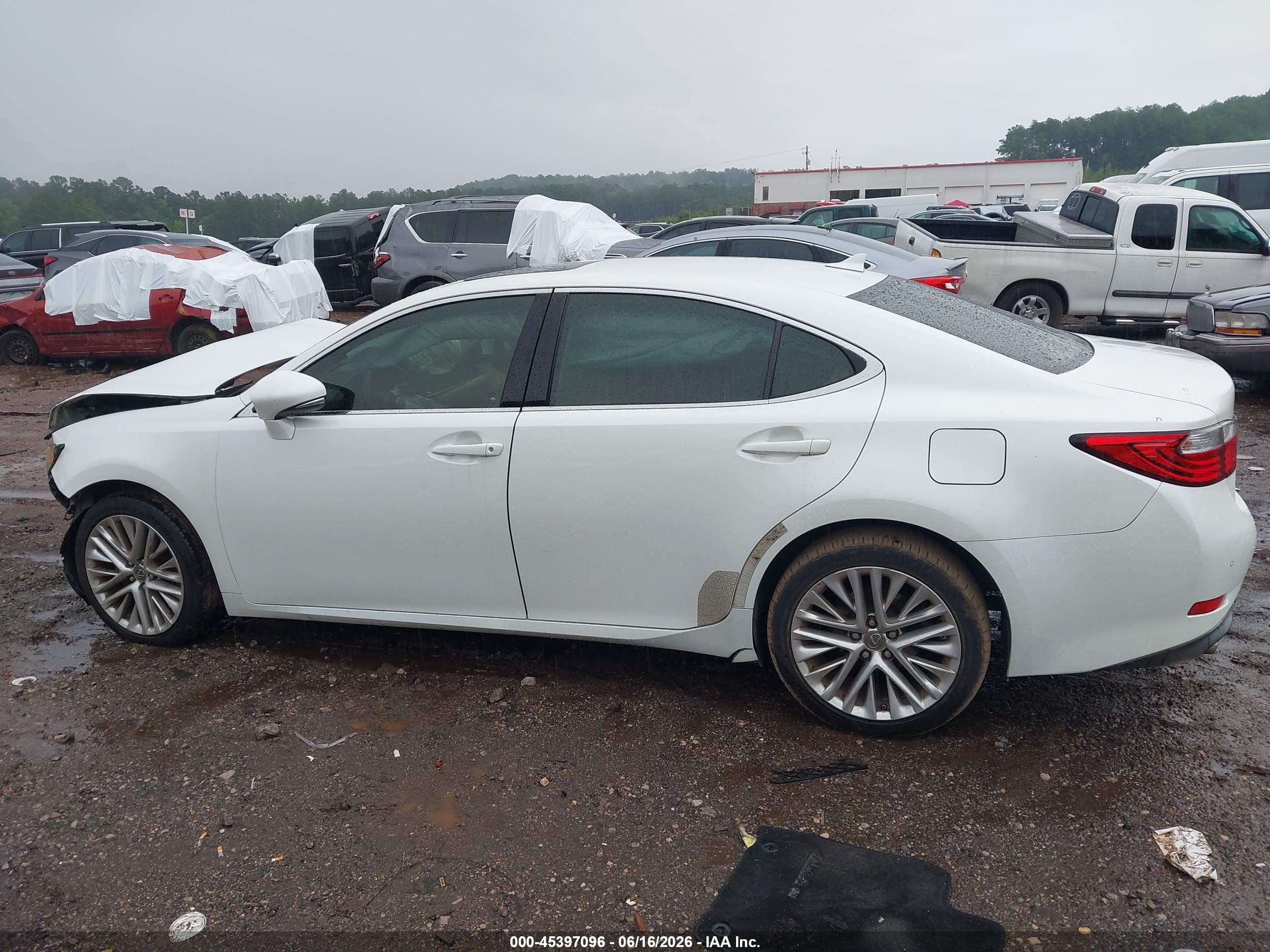 2013 Lexus Es 350   White vin: JTHBK1GG6D2069165