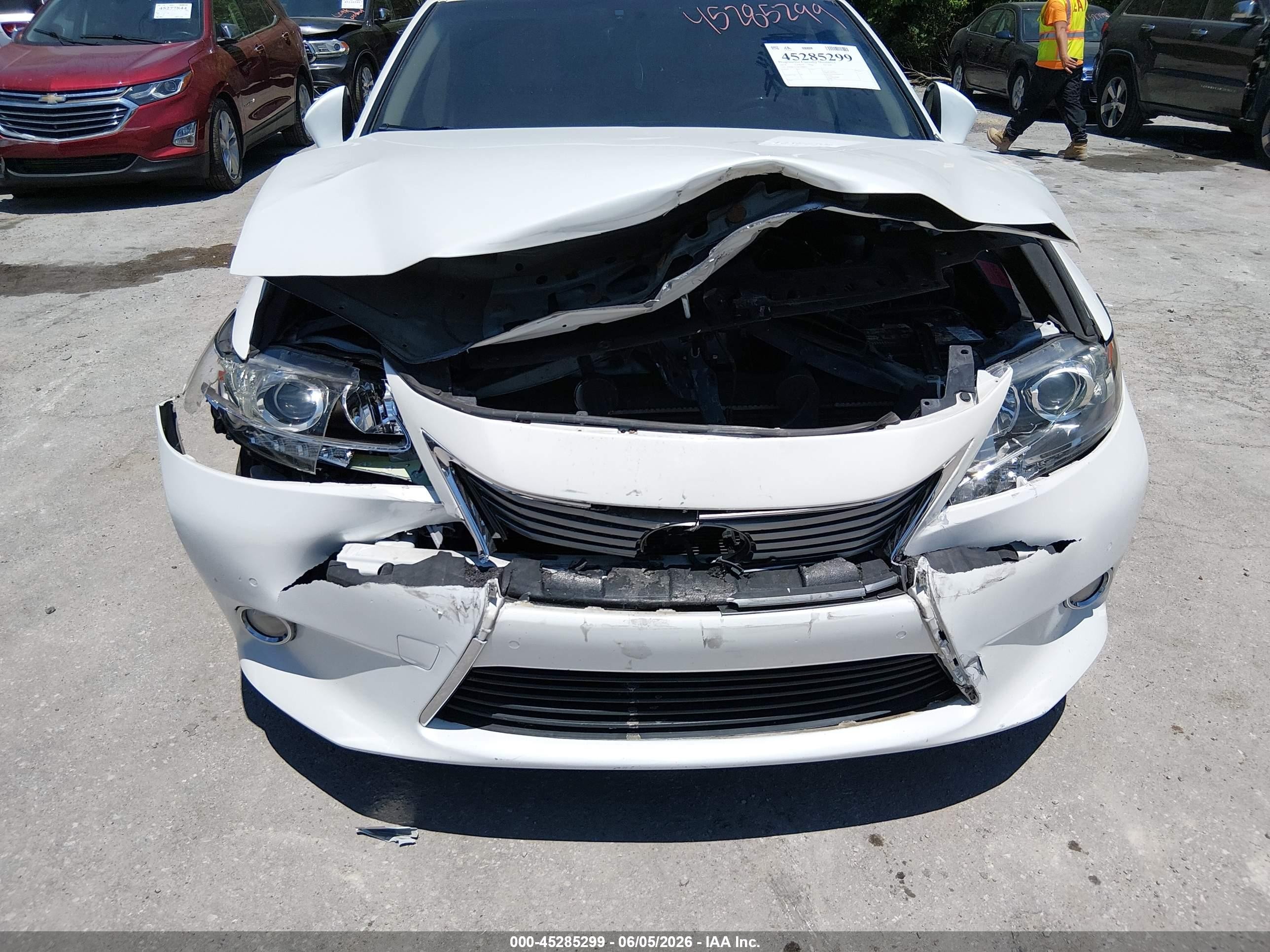 2014 Lexus Es 350   White vin: JTHBK1GG6E2090857