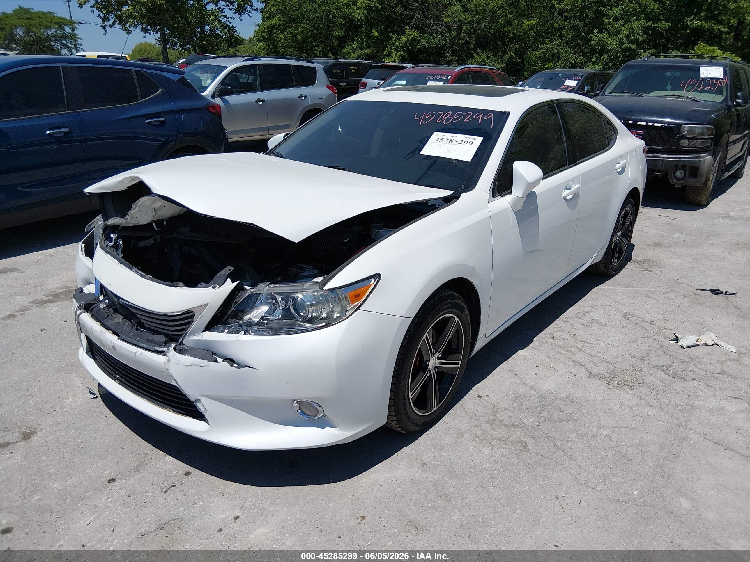 2014 Lexus Es 350   White vin: JTHBK1GG6E2090857