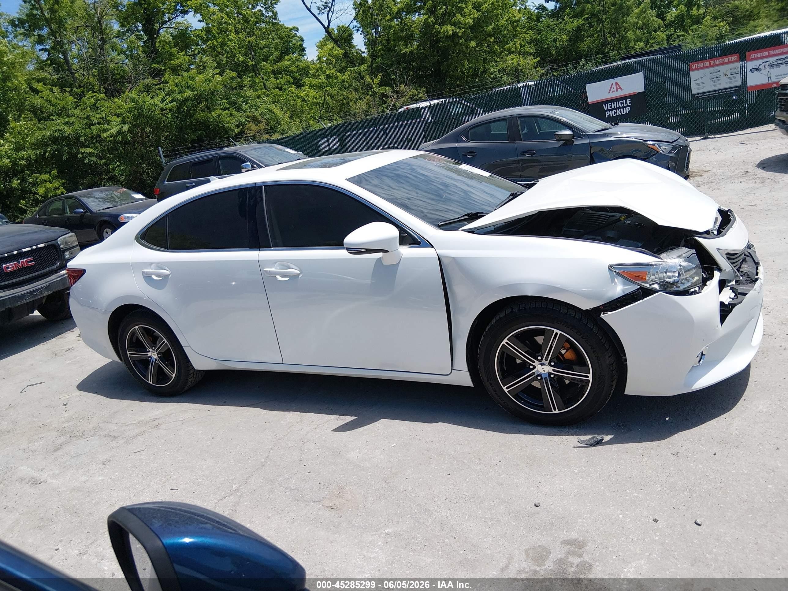 2014 Lexus Es 350   White vin: JTHBK1GG6E2090857