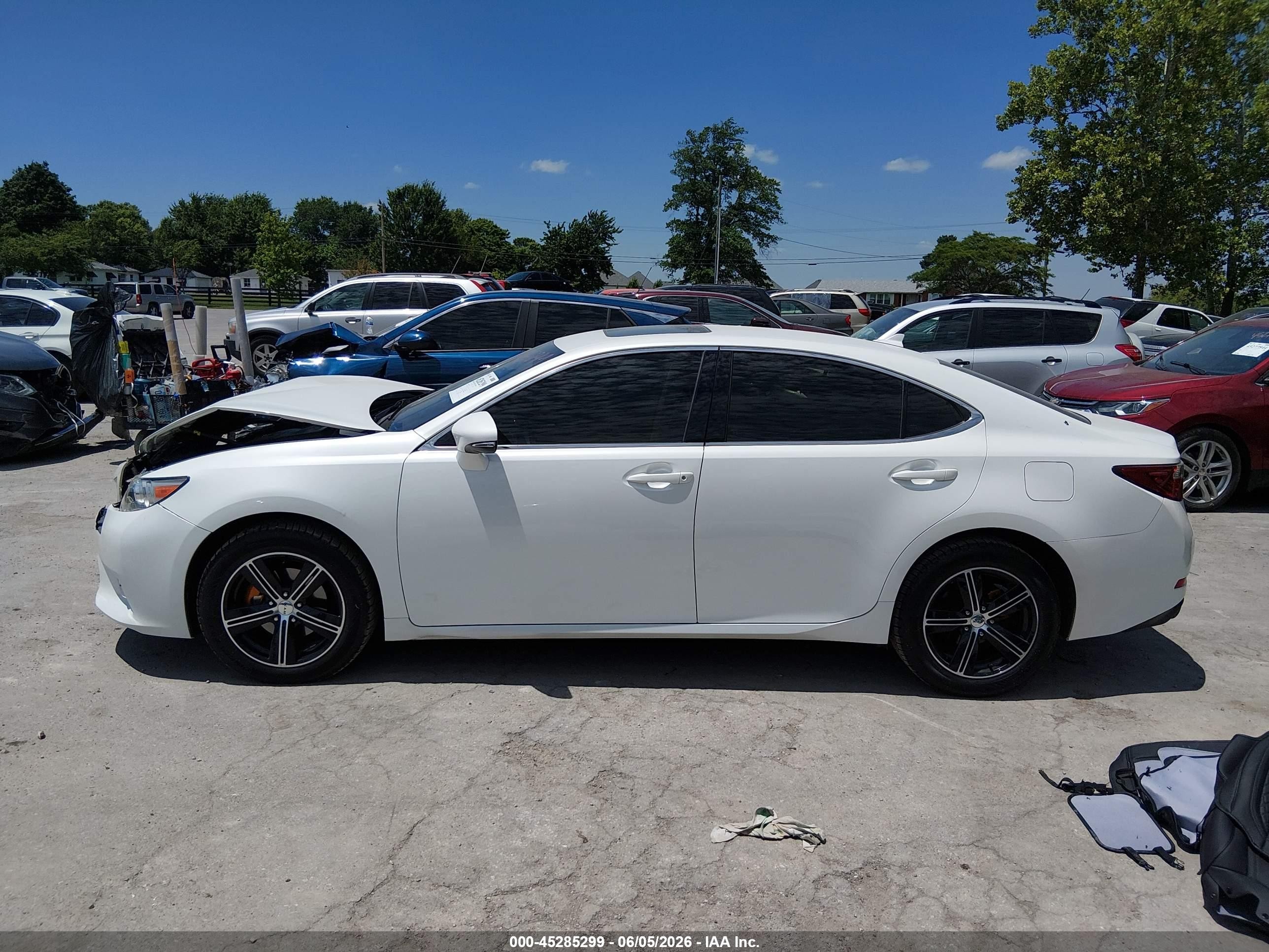 2014 Lexus Es 350   White vin: JTHBK1GG6E2090857
