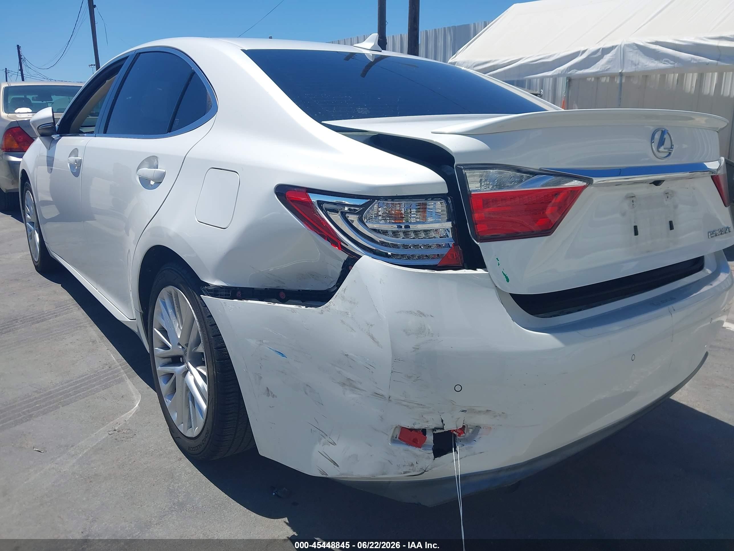 2014 Lexus Es 350   White vin: JTHBK1GG6E2112825