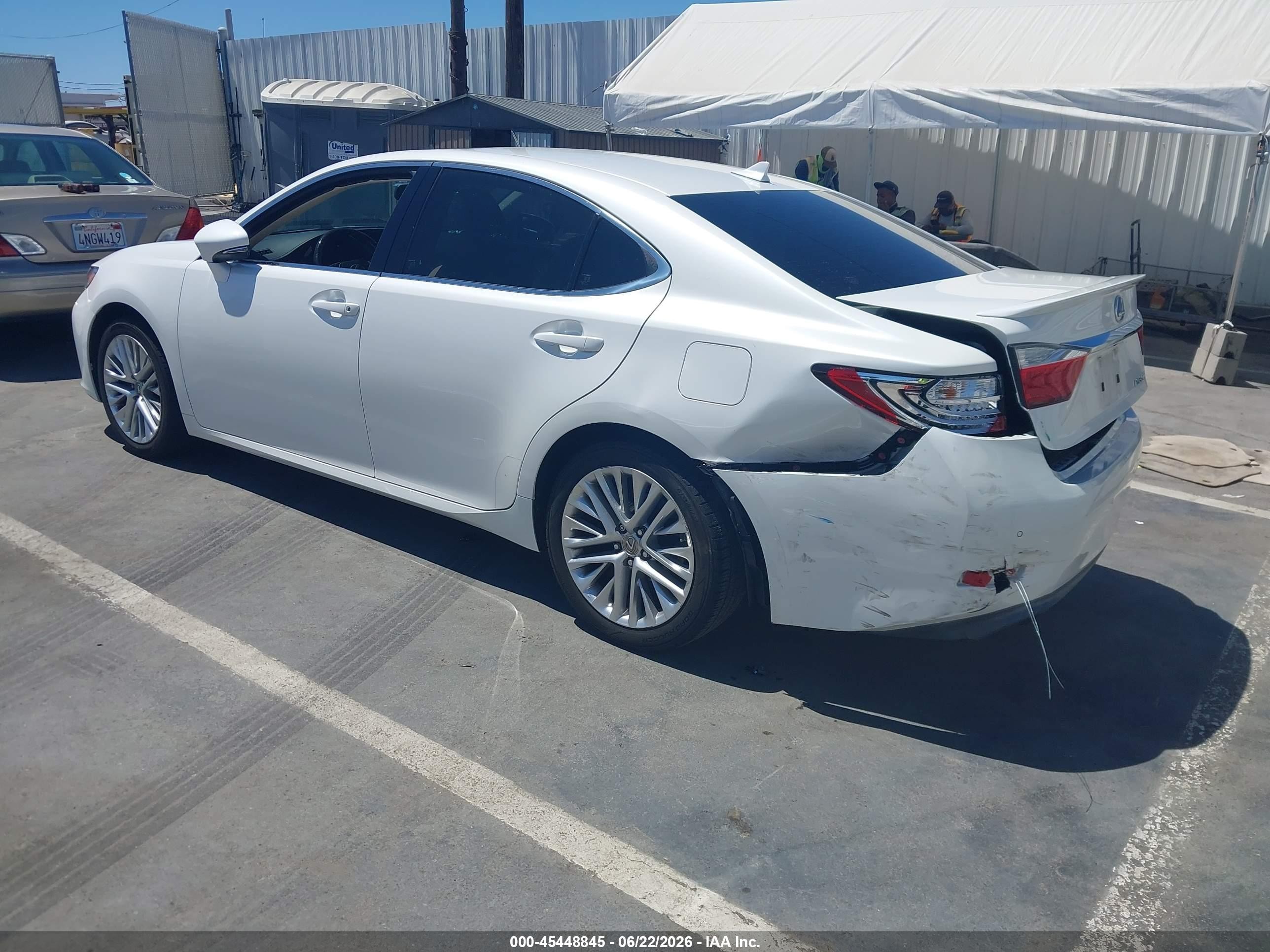 2014 Lexus Es 350   White vin: JTHBK1GG6E2112825