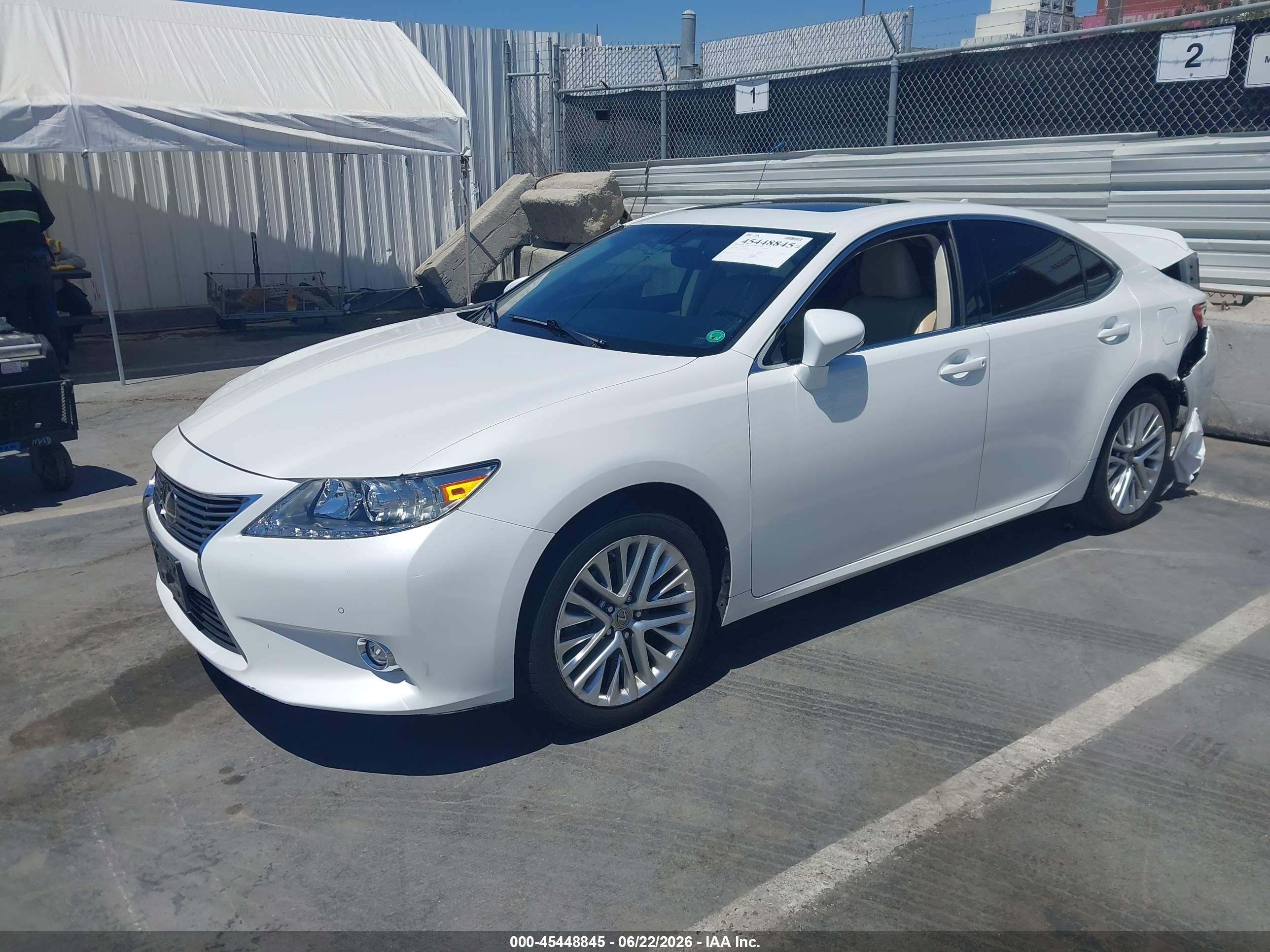 2014 Lexus Es 350   White vin: JTHBK1GG6E2112825