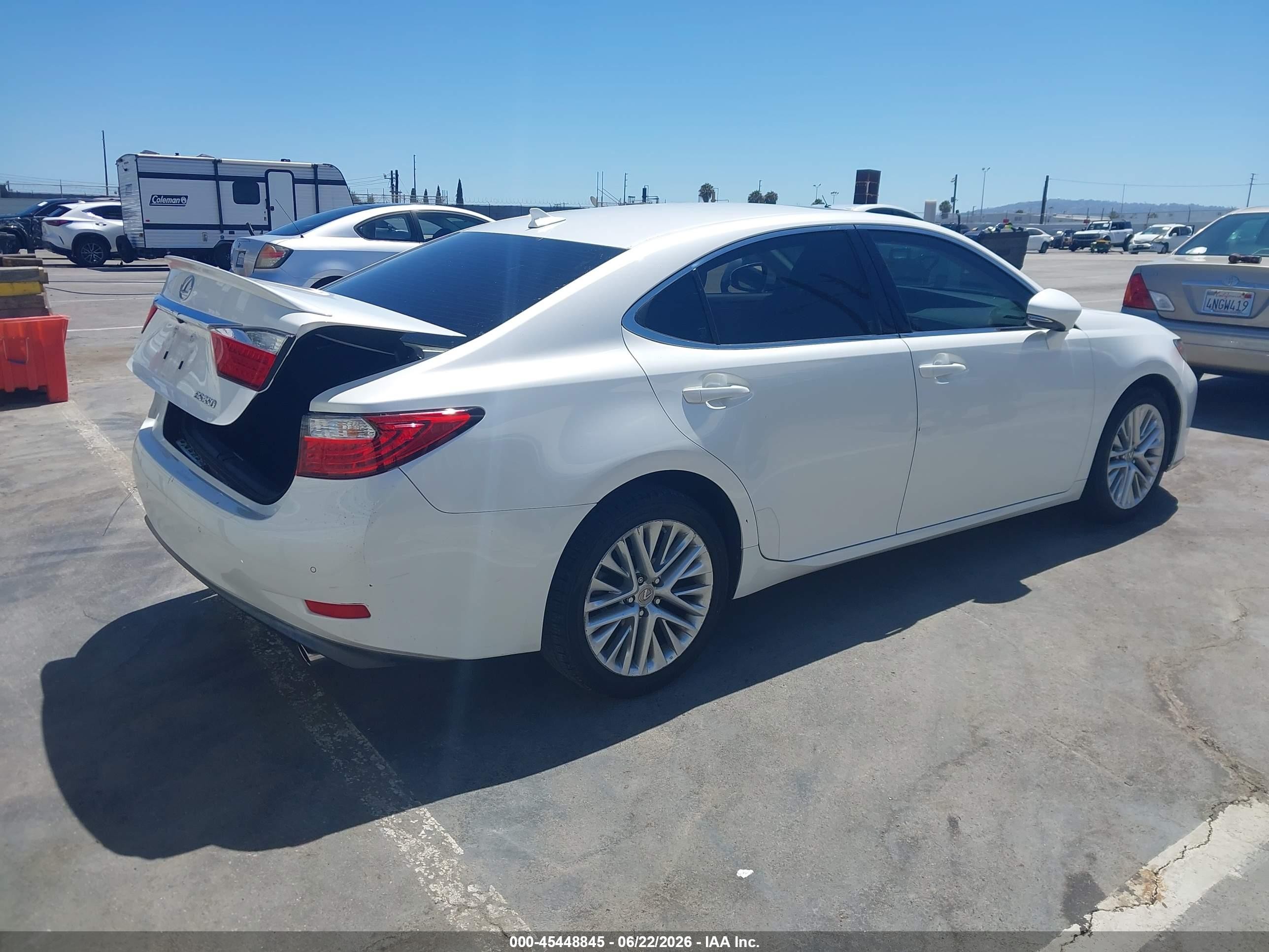 2014 Lexus Es 350   White vin: JTHBK1GG6E2112825