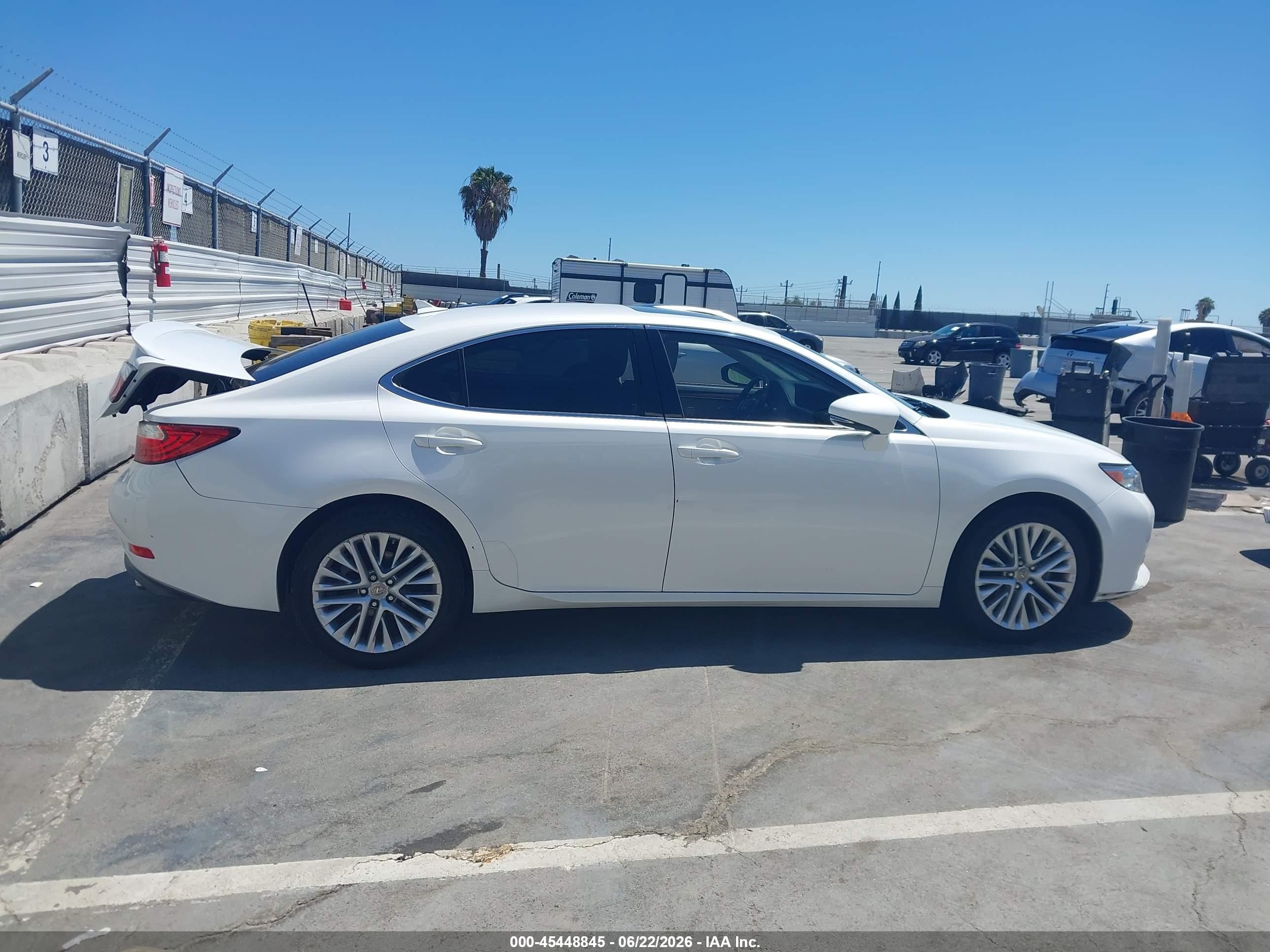 2014 Lexus Es 350   White vin: JTHBK1GG6E2112825