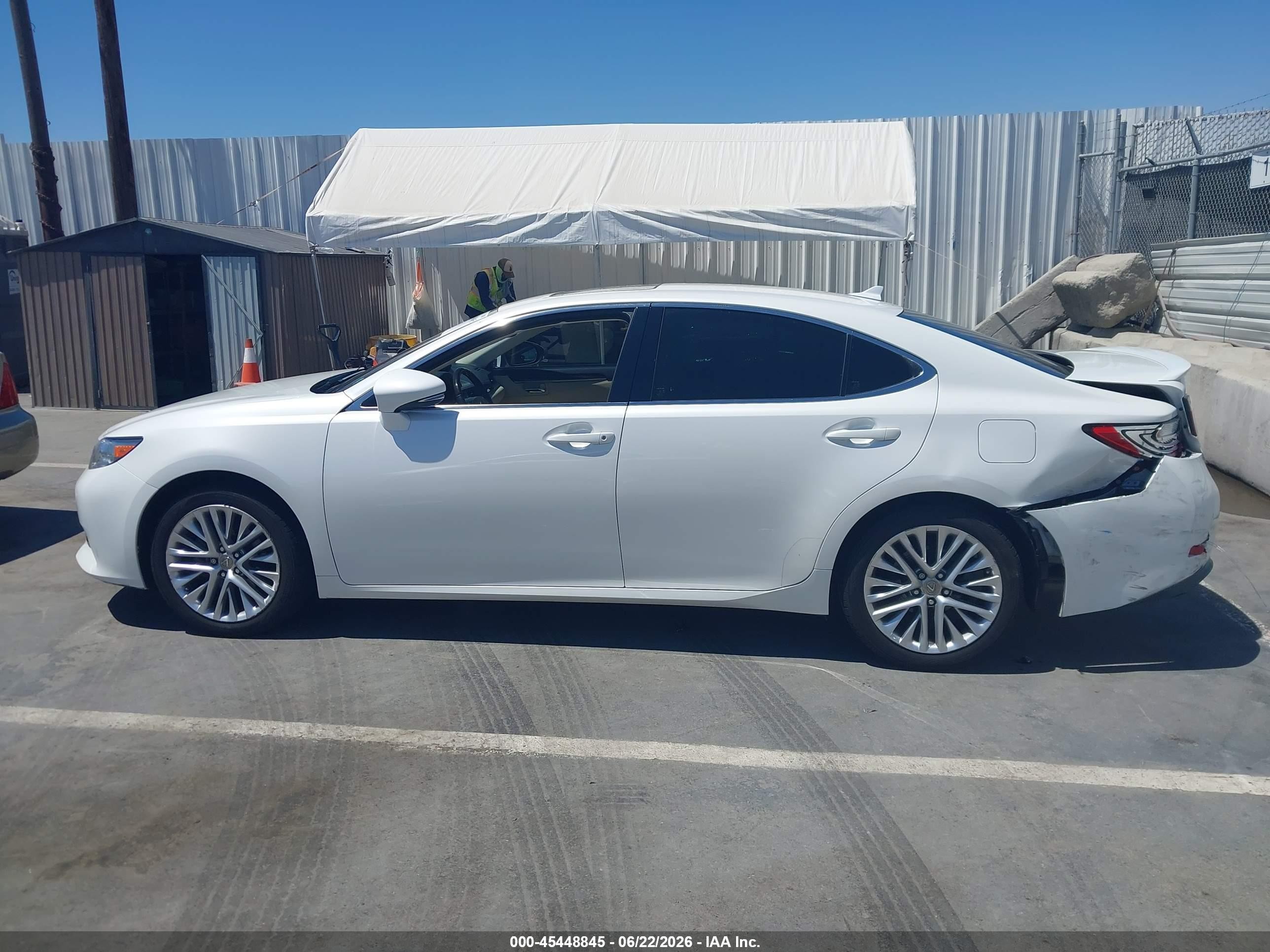 2014 Lexus Es 350   White vin: JTHBK1GG6E2112825