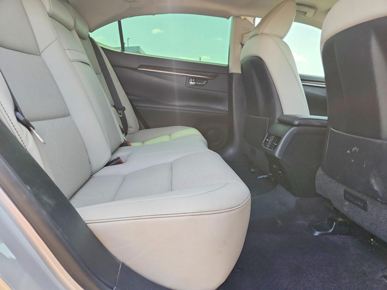 2014 Lexus Es 350 Silver vin: JTHBK1GG6E2113814