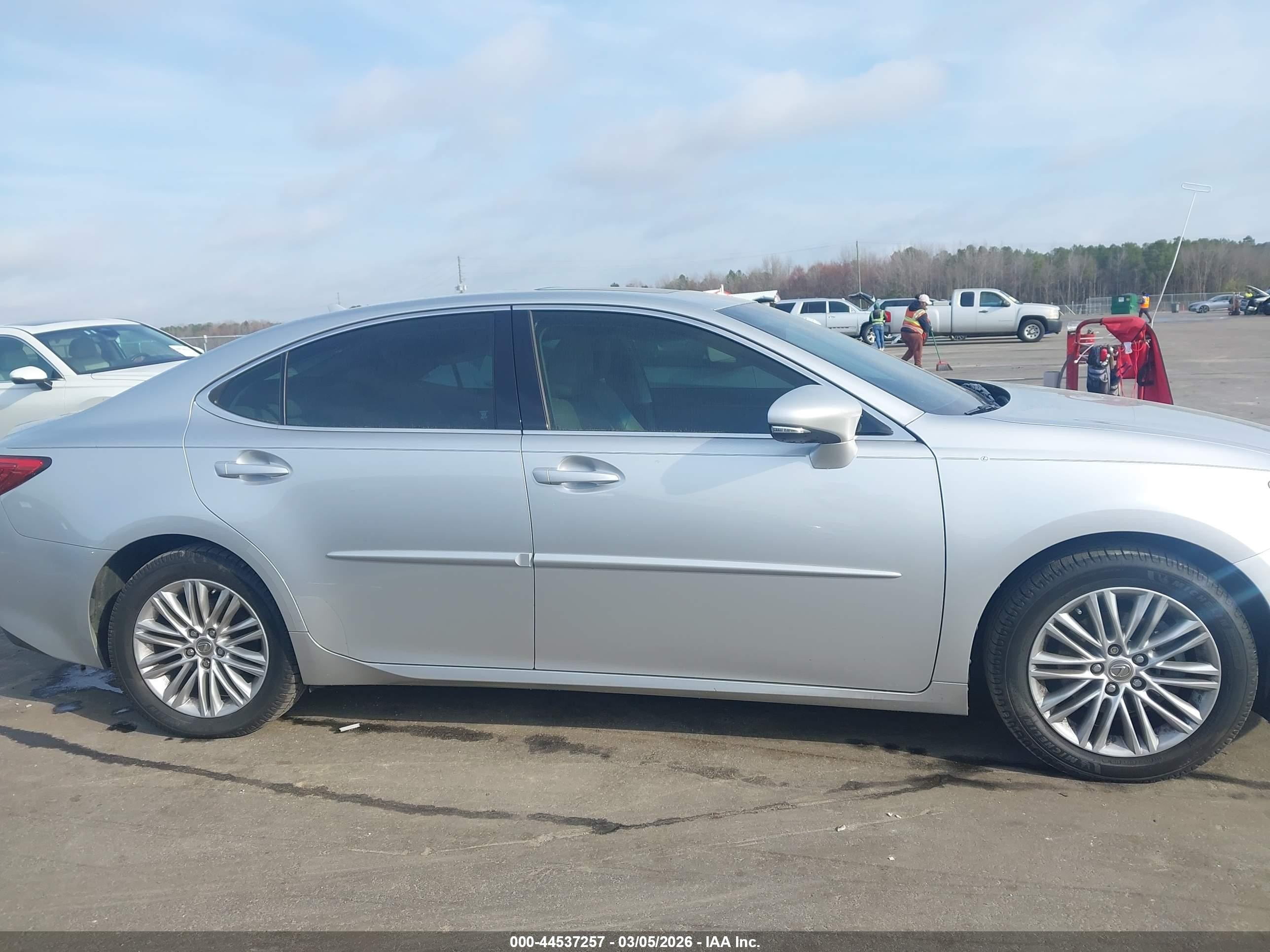 2014 Lexus Es 350   Silver vin: JTHBK1GG6E2142018