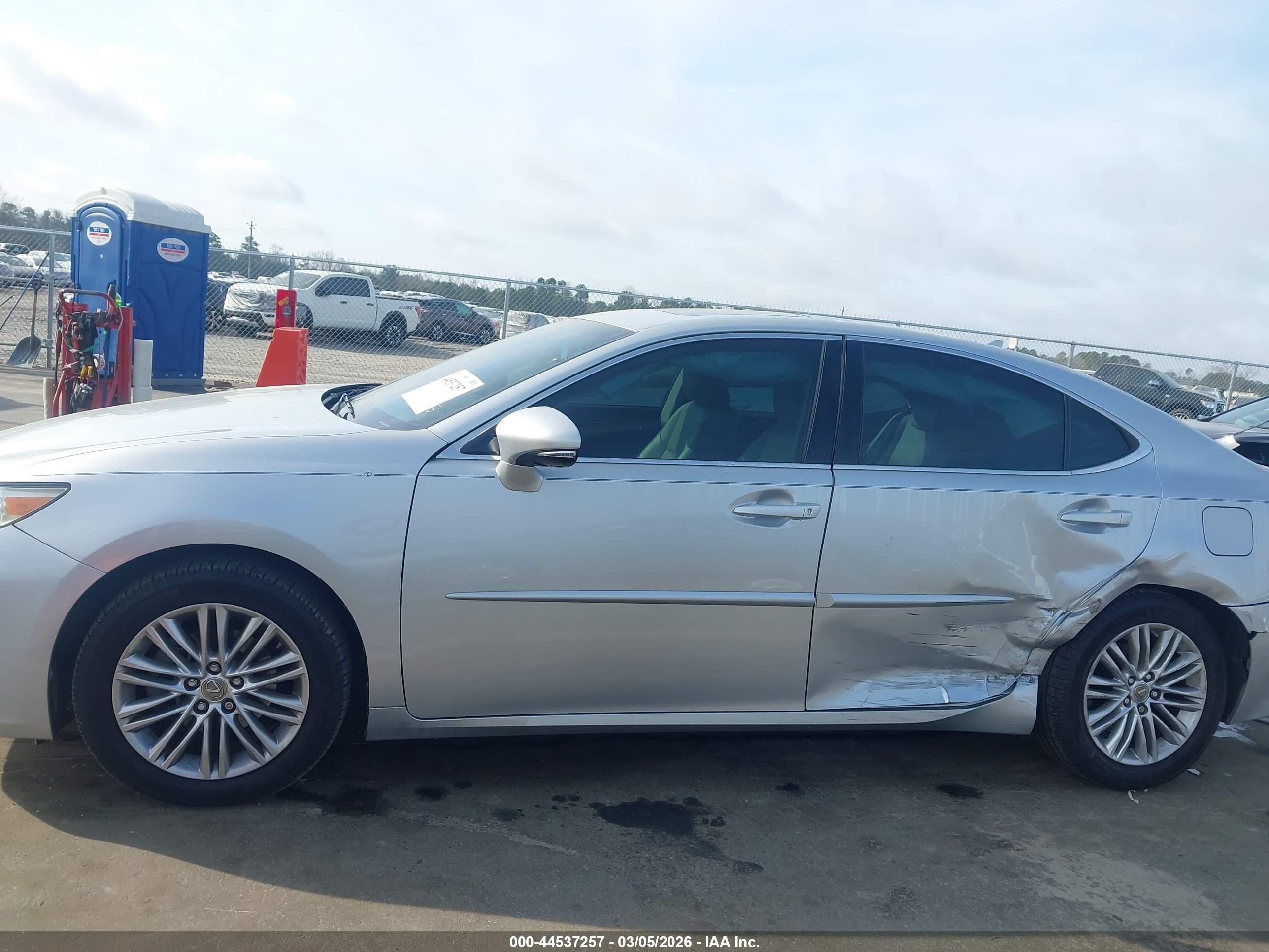 2014 Lexus Es 350   Silver vin: JTHBK1GG6E2142018