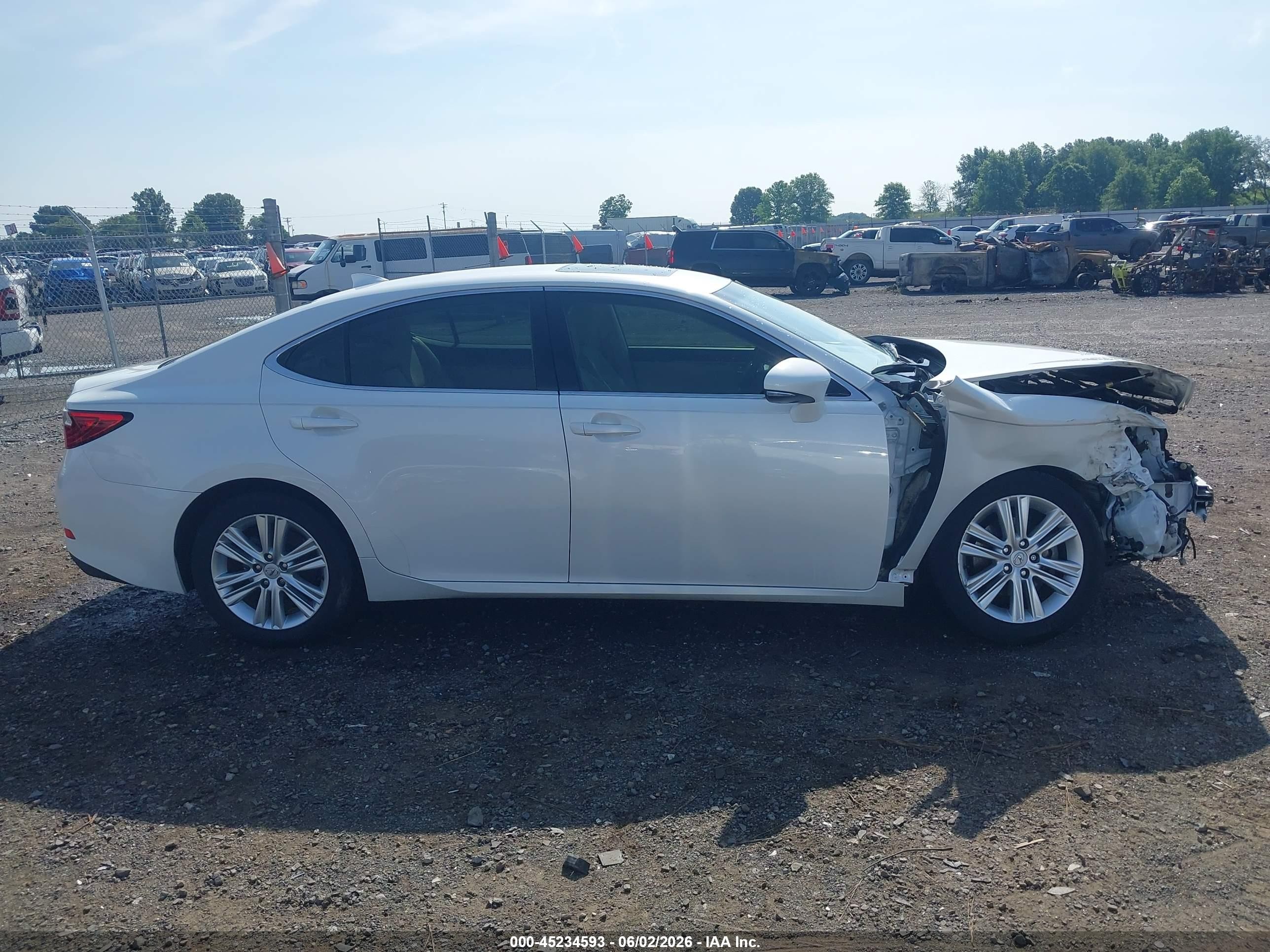 2015 Lexus Es 350   Белый vin: JTHBK1GG6F2166868