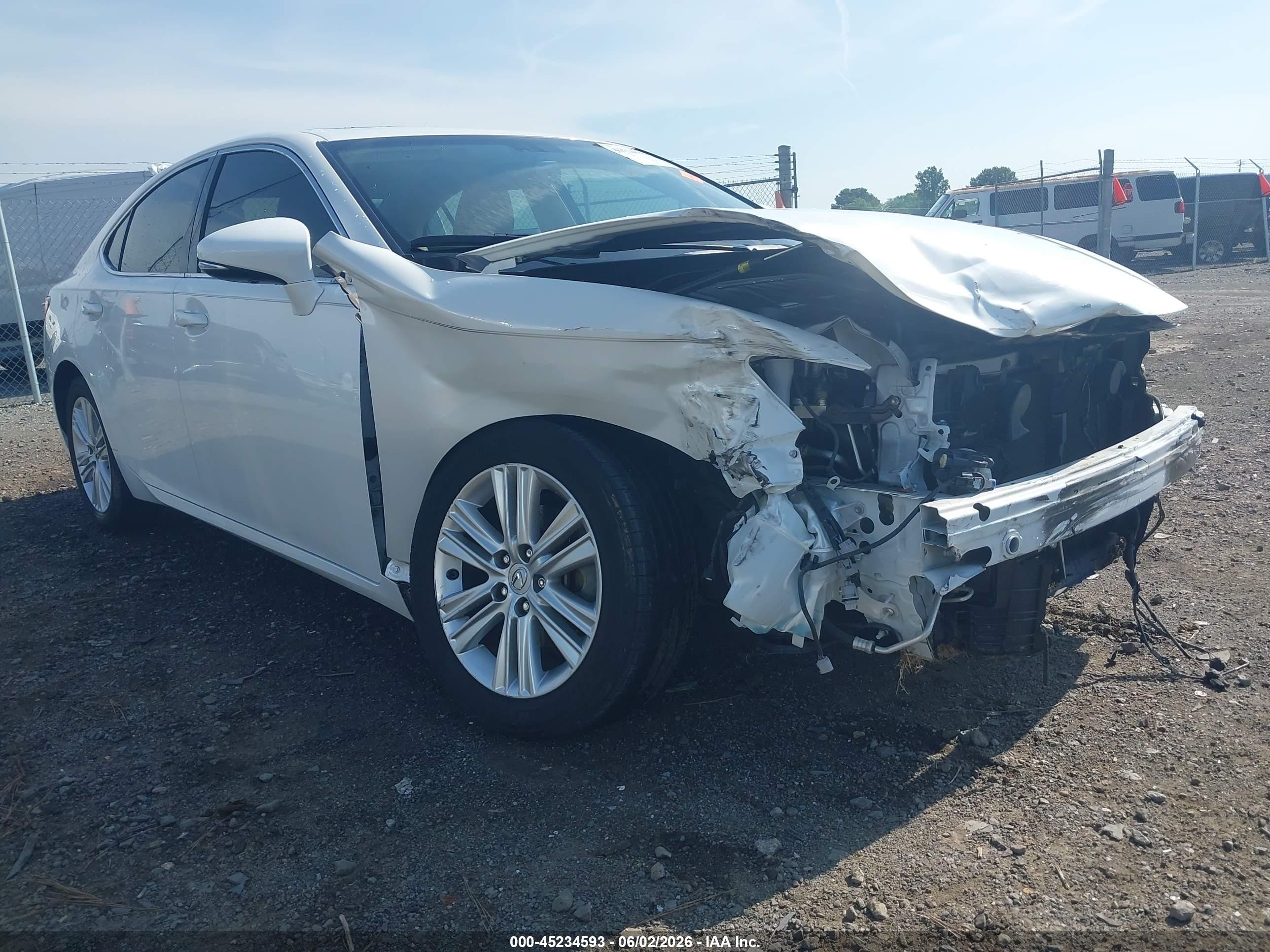 2015 Lexus Es 350   Белый vin: JTHBK1GG6F2166868