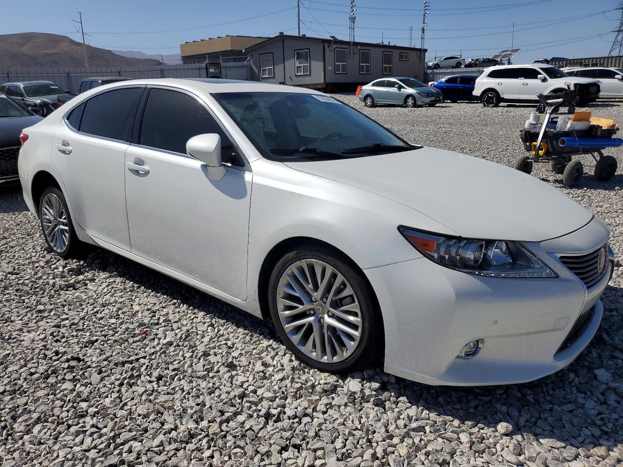 2015 Lexus Es 350 White vin: JTHBK1GG6F2202218