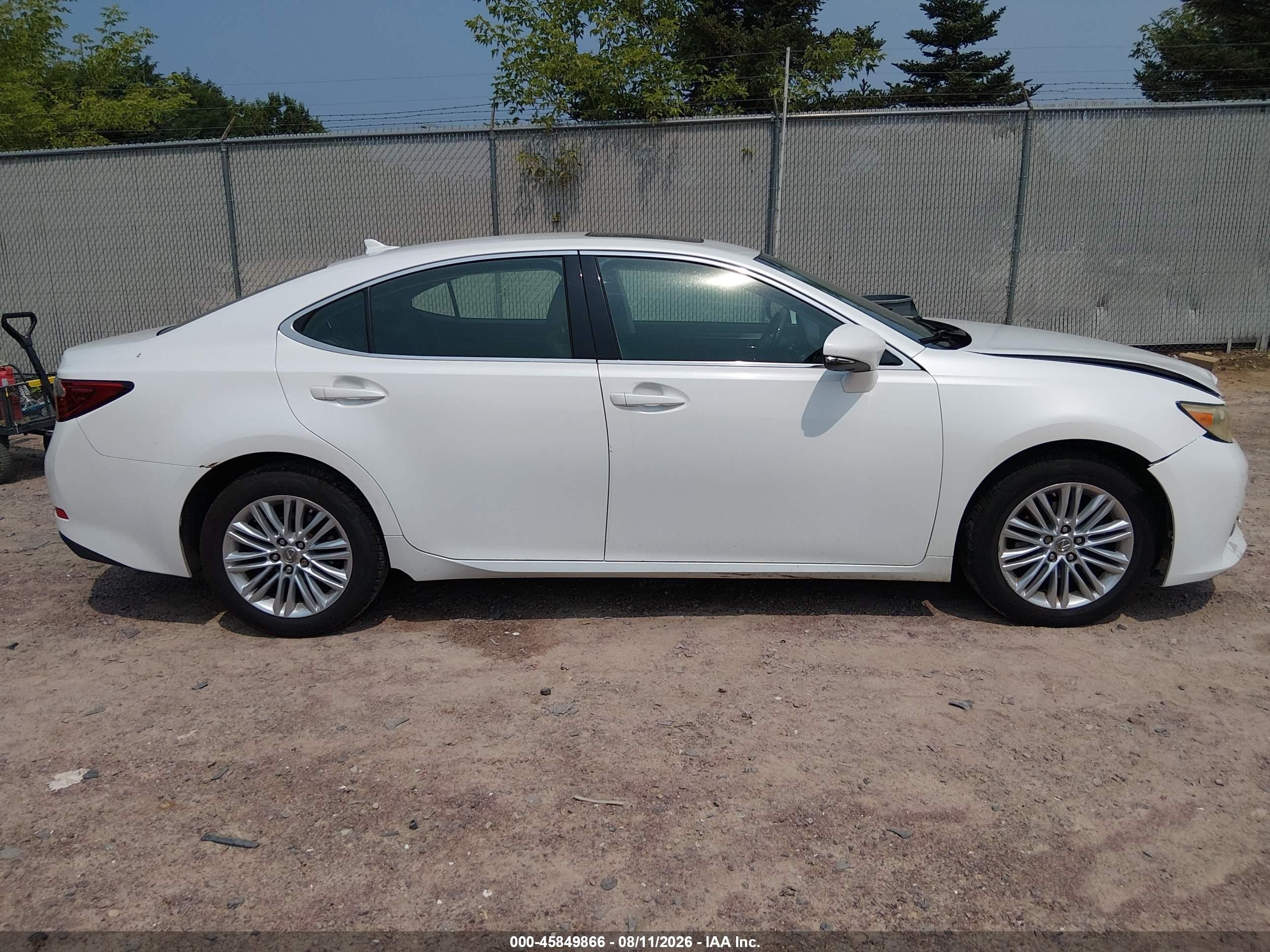 2013 Lexus Es 350   White vin: JTHBK1GG7D2063195