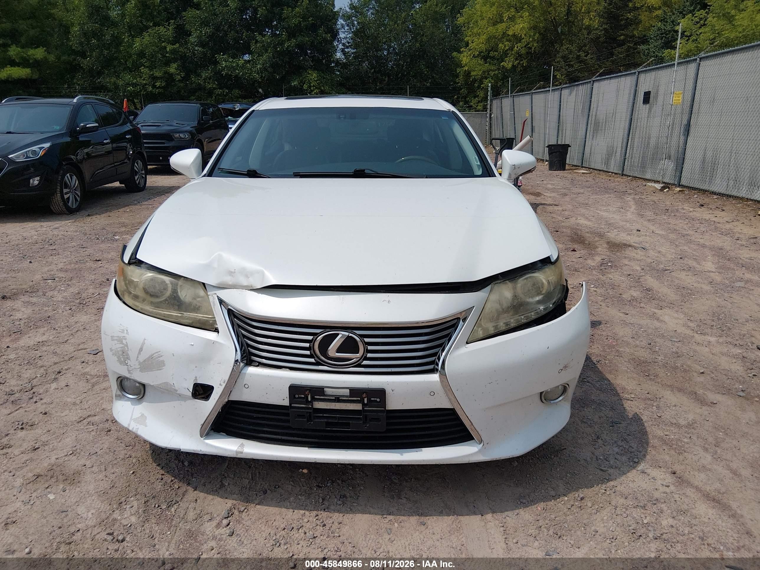 2013 Lexus Es 350   White vin: JTHBK1GG7D2063195