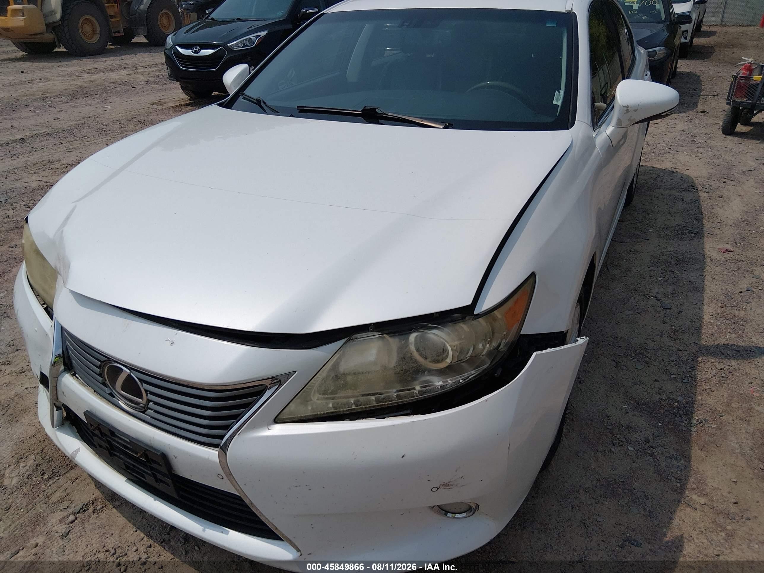 2013 Lexus Es 350   White vin: JTHBK1GG7D2063195