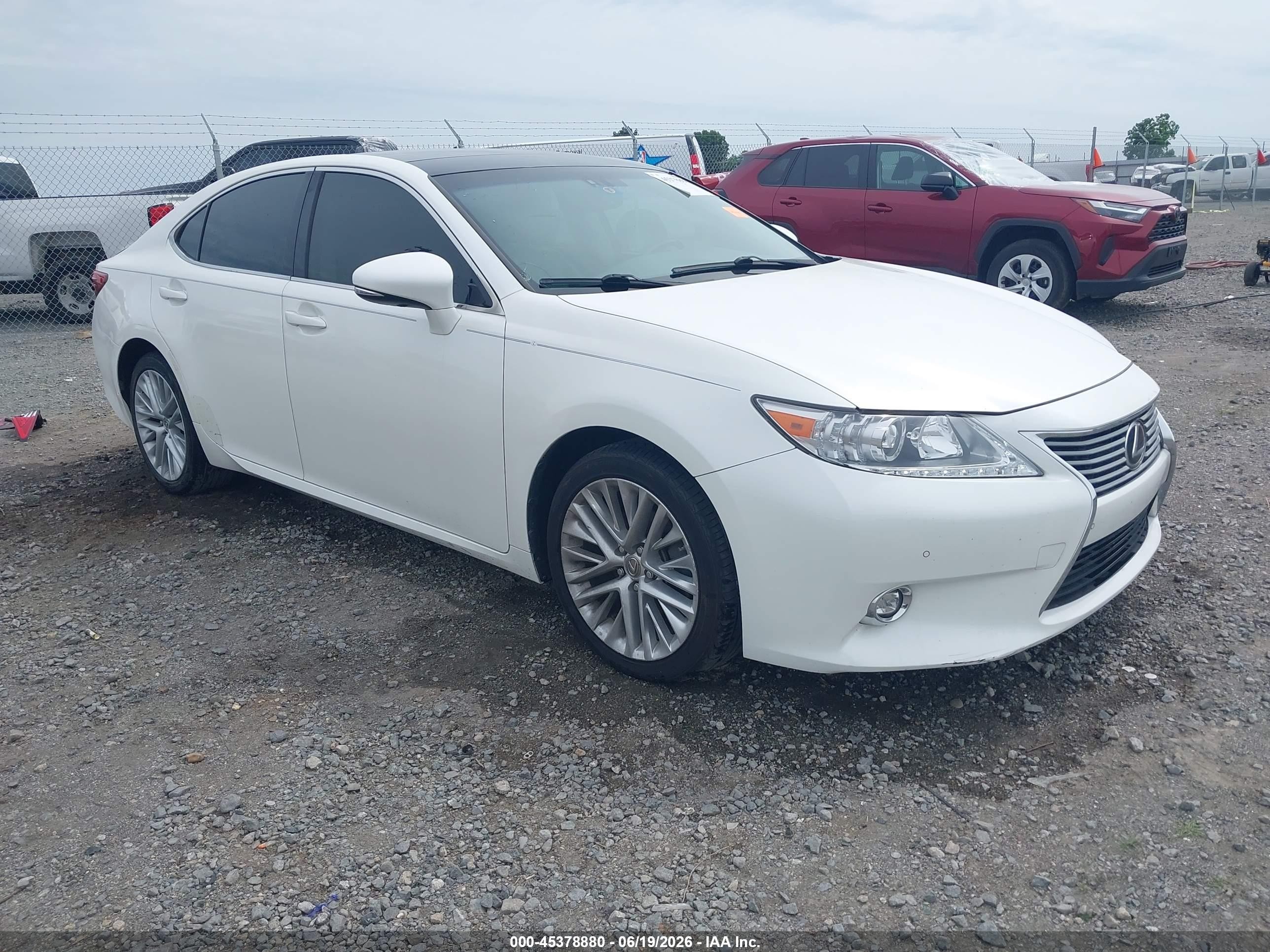 2014 Lexus Es 350   White vin: JTHBK1GG7E2116513