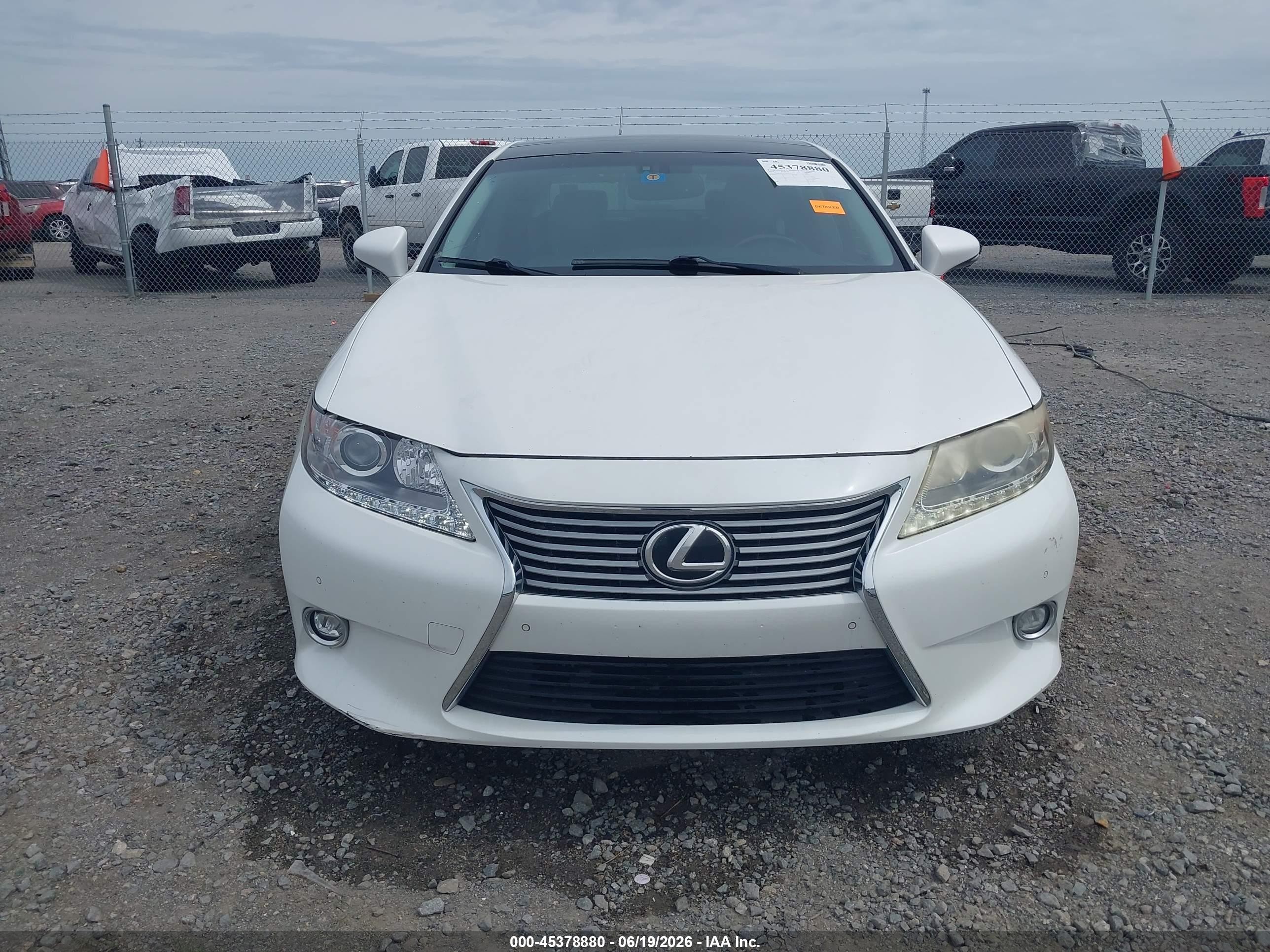 2014 Lexus Es 350   White vin: JTHBK1GG7E2116513