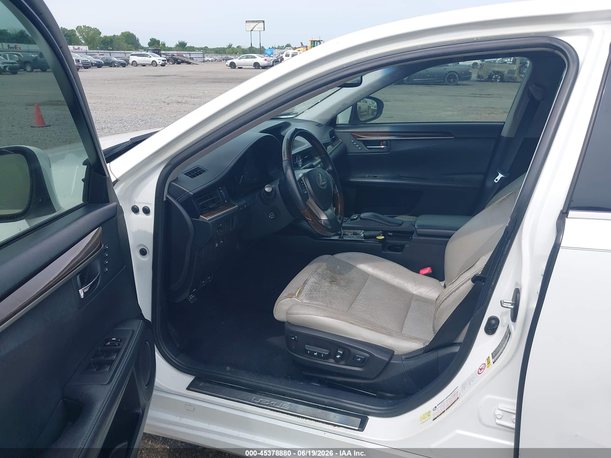 2014 Lexus Es 350   White vin: JTHBK1GG7E2116513