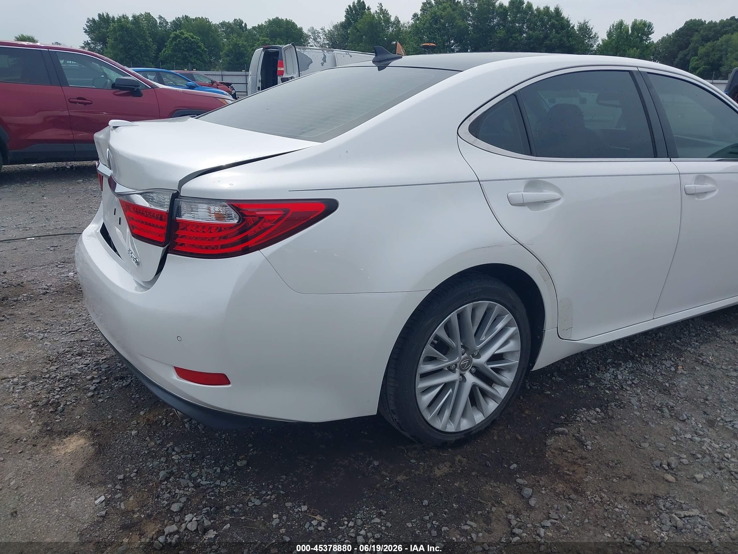2014 Lexus Es 350   White vin: JTHBK1GG7E2116513