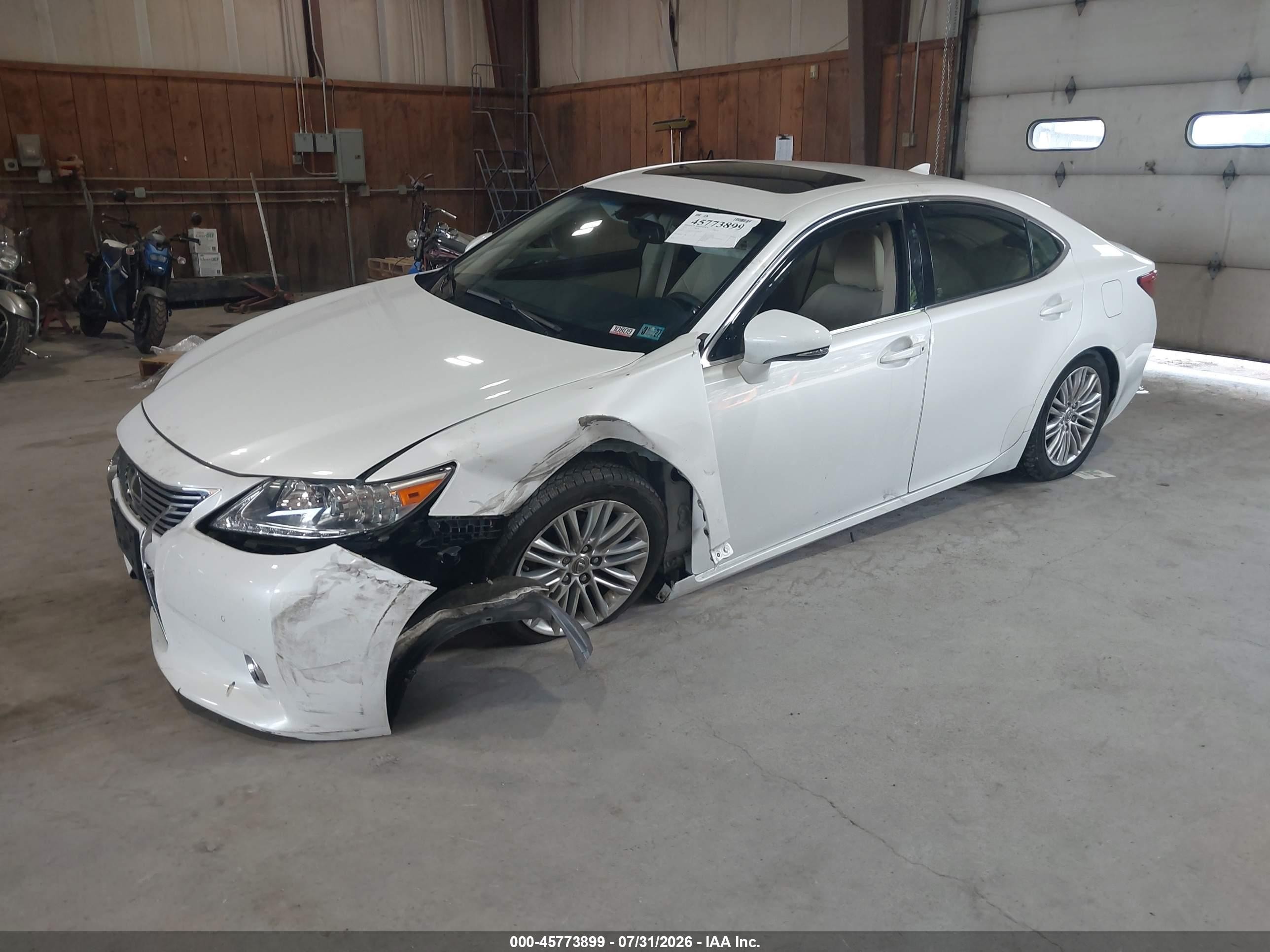 2015 Lexus Es 350   Белый vin: JTHBK1GG7F2153871