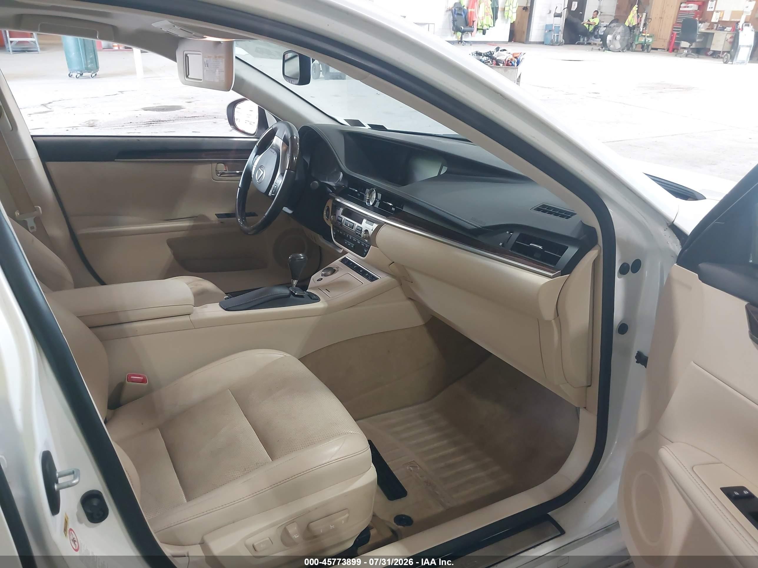 2015 Lexus Es 350   Белый vin: JTHBK1GG7F2153871