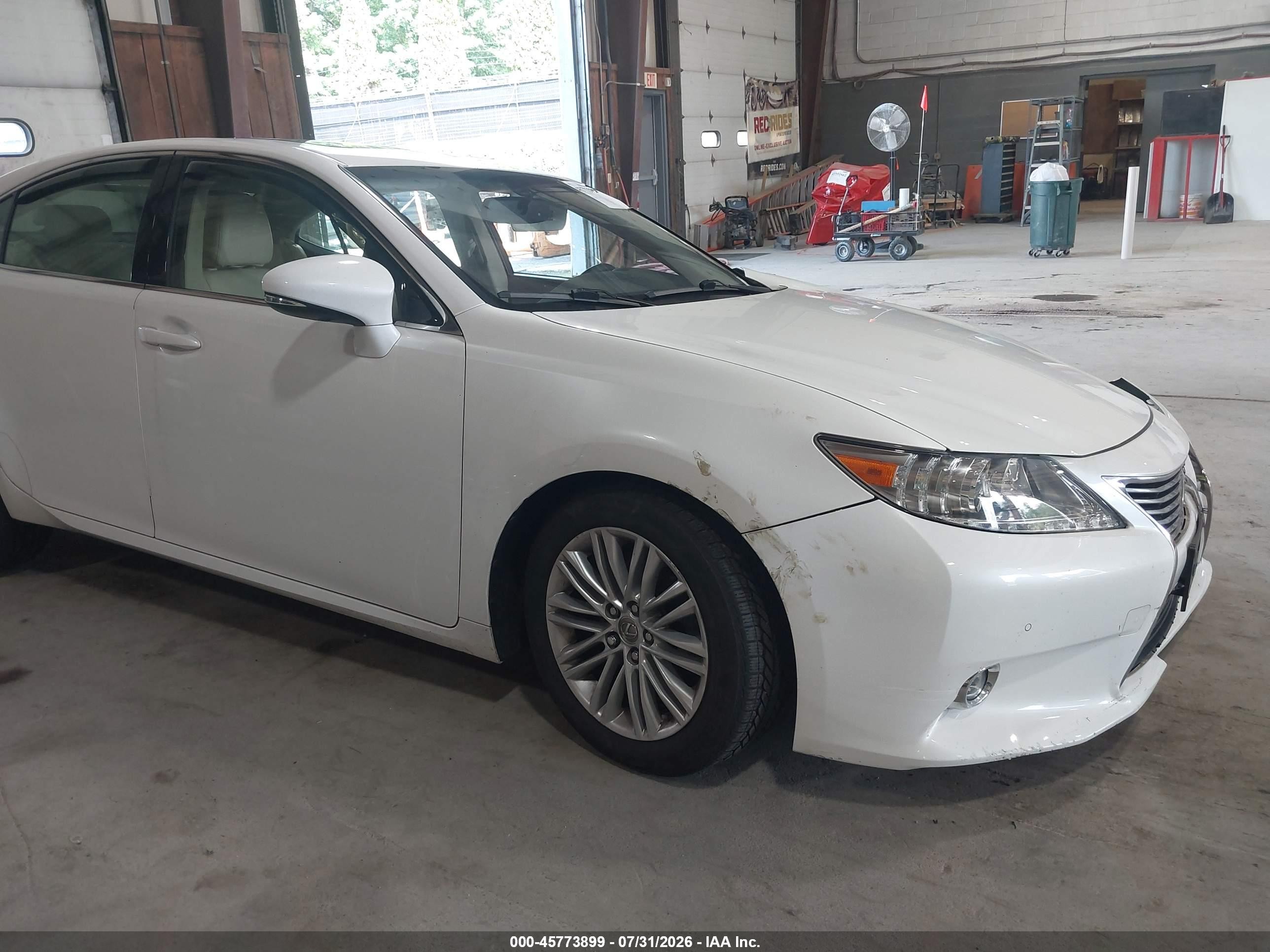 2015 Lexus Es 350   Белый vin: JTHBK1GG7F2153871
