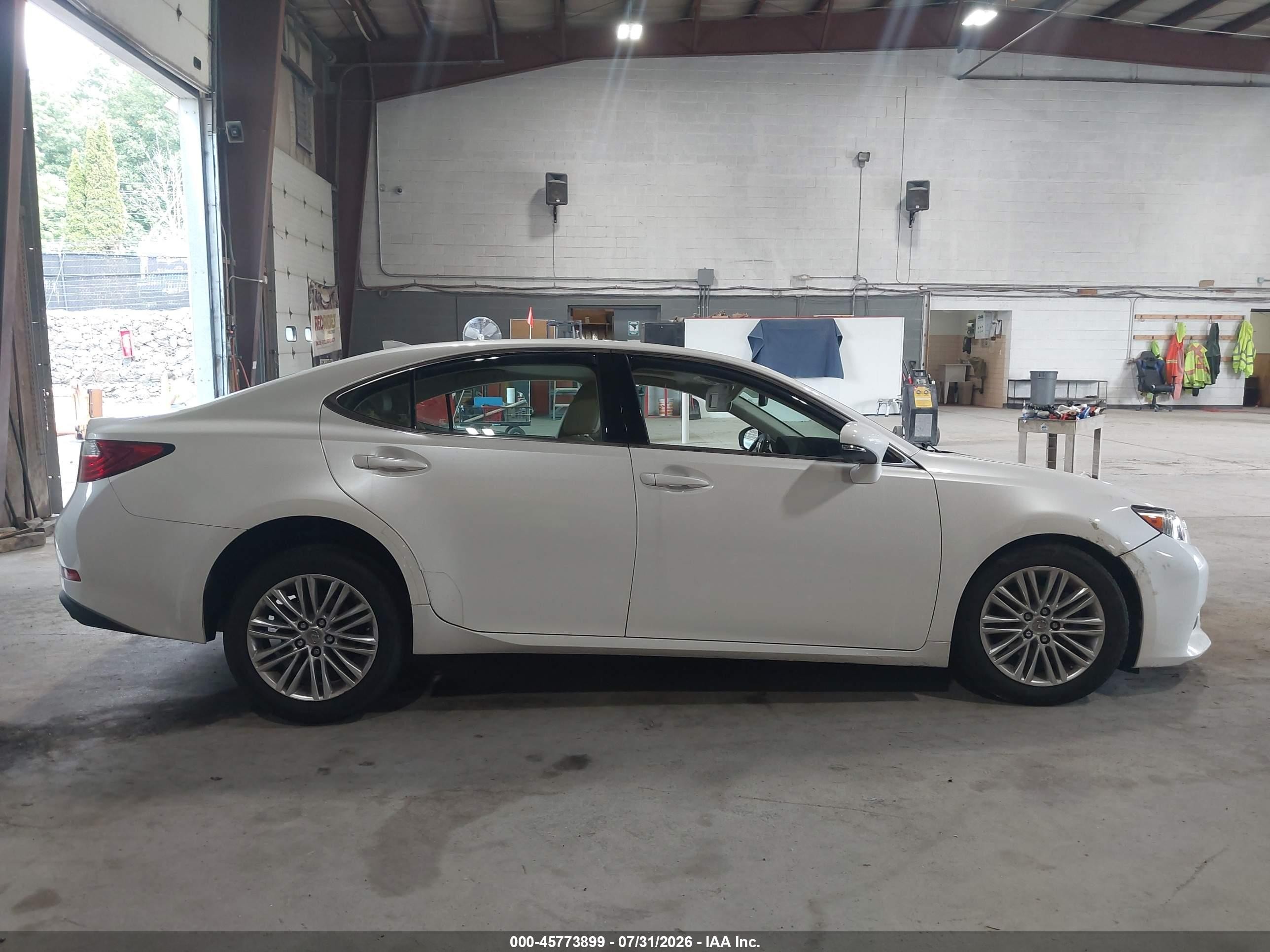 2015 Lexus Es 350   Белый vin: JTHBK1GG7F2153871