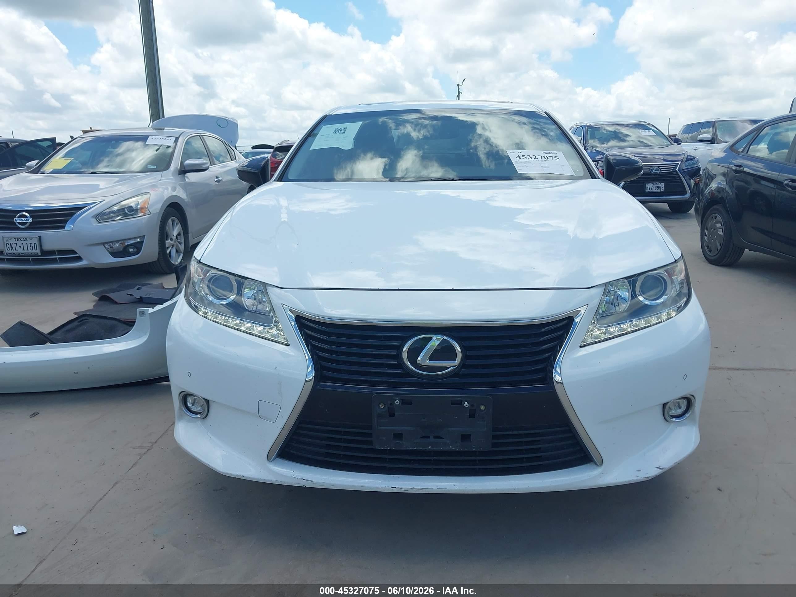 2015 Lexus Es 350 Crafted Line White vin: JTHBK1GG7F2174770